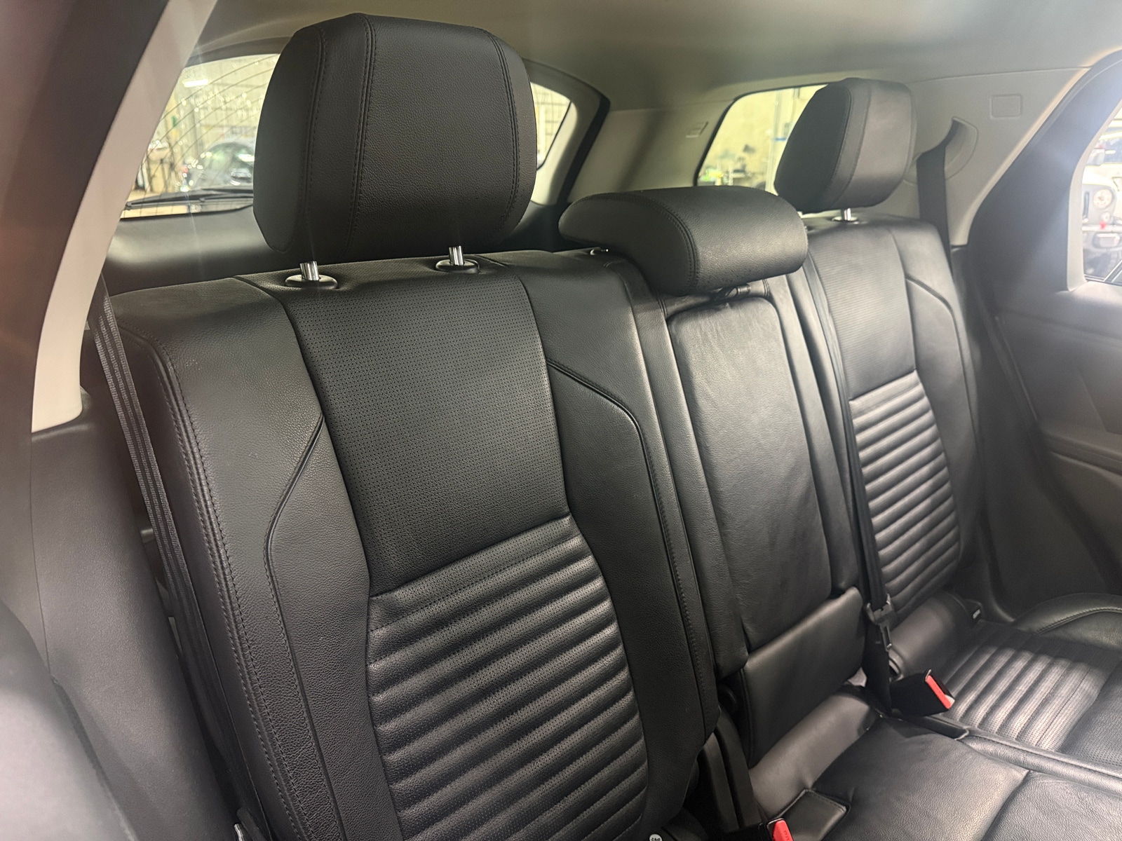 Thumbnail: 2021 Land Rover Discovery Sport - 5