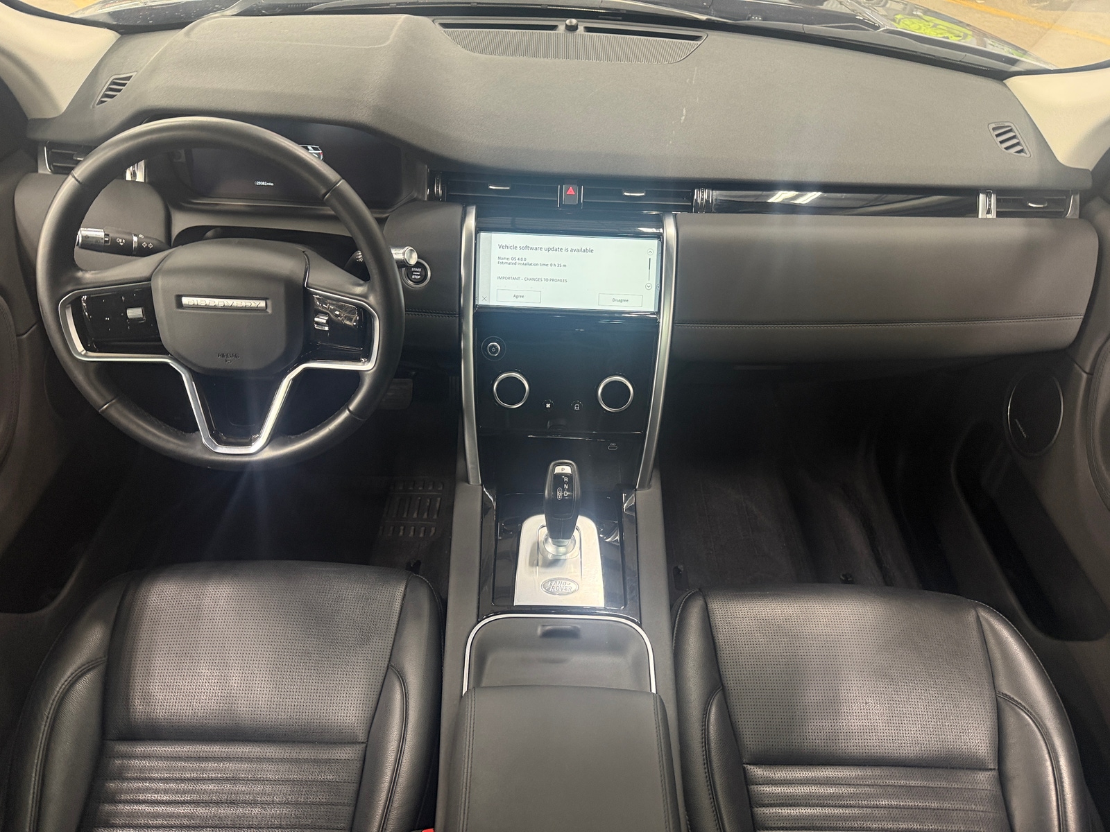 Thumbnail: 2021 Land Rover Discovery Sport - 2