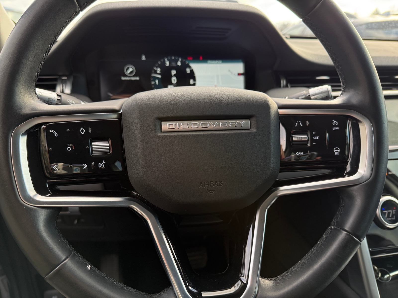 Thumbnail: 2021 Land Rover Discovery Sport - 4