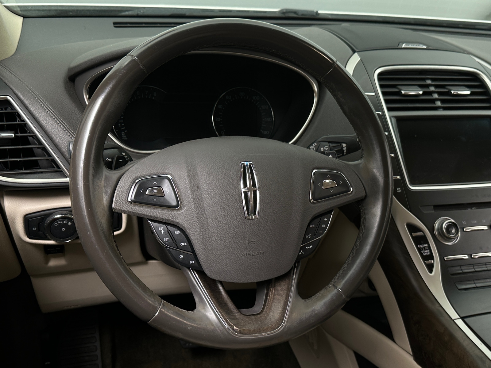 Thumbnail: 2017 Lincoln MKX - 4