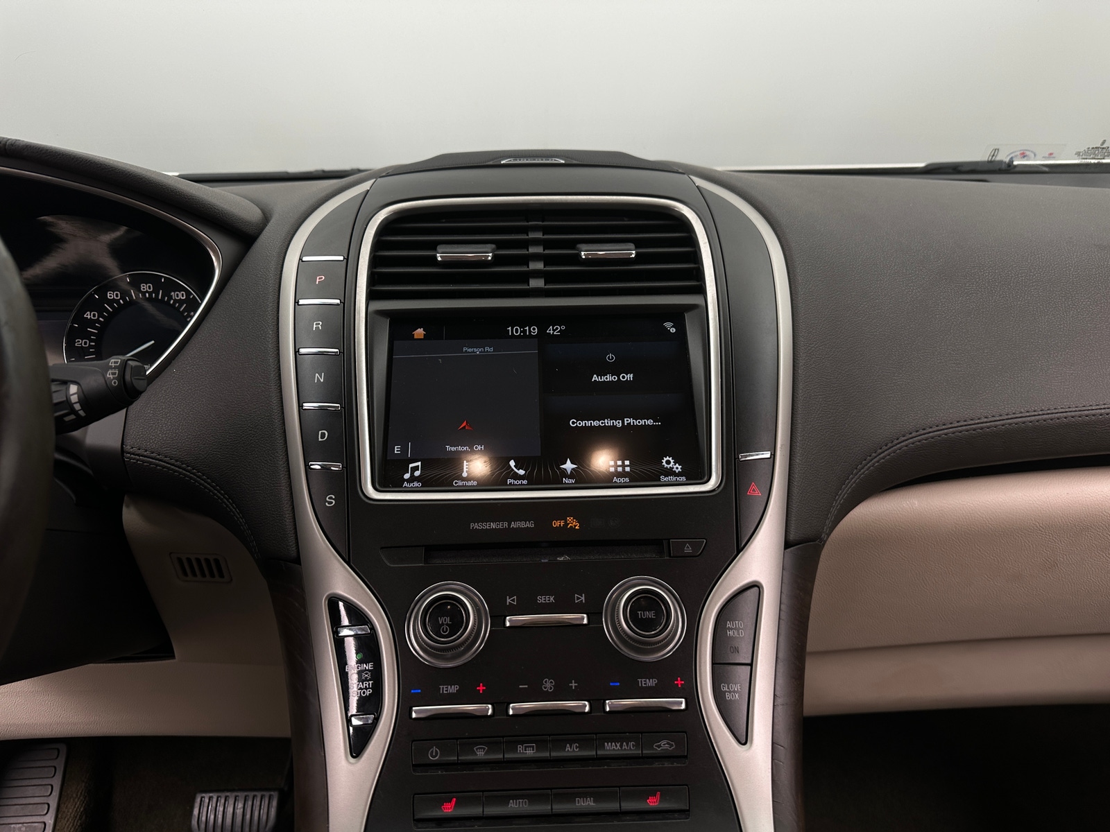 Thumbnail: 2017 Lincoln MKX - 3