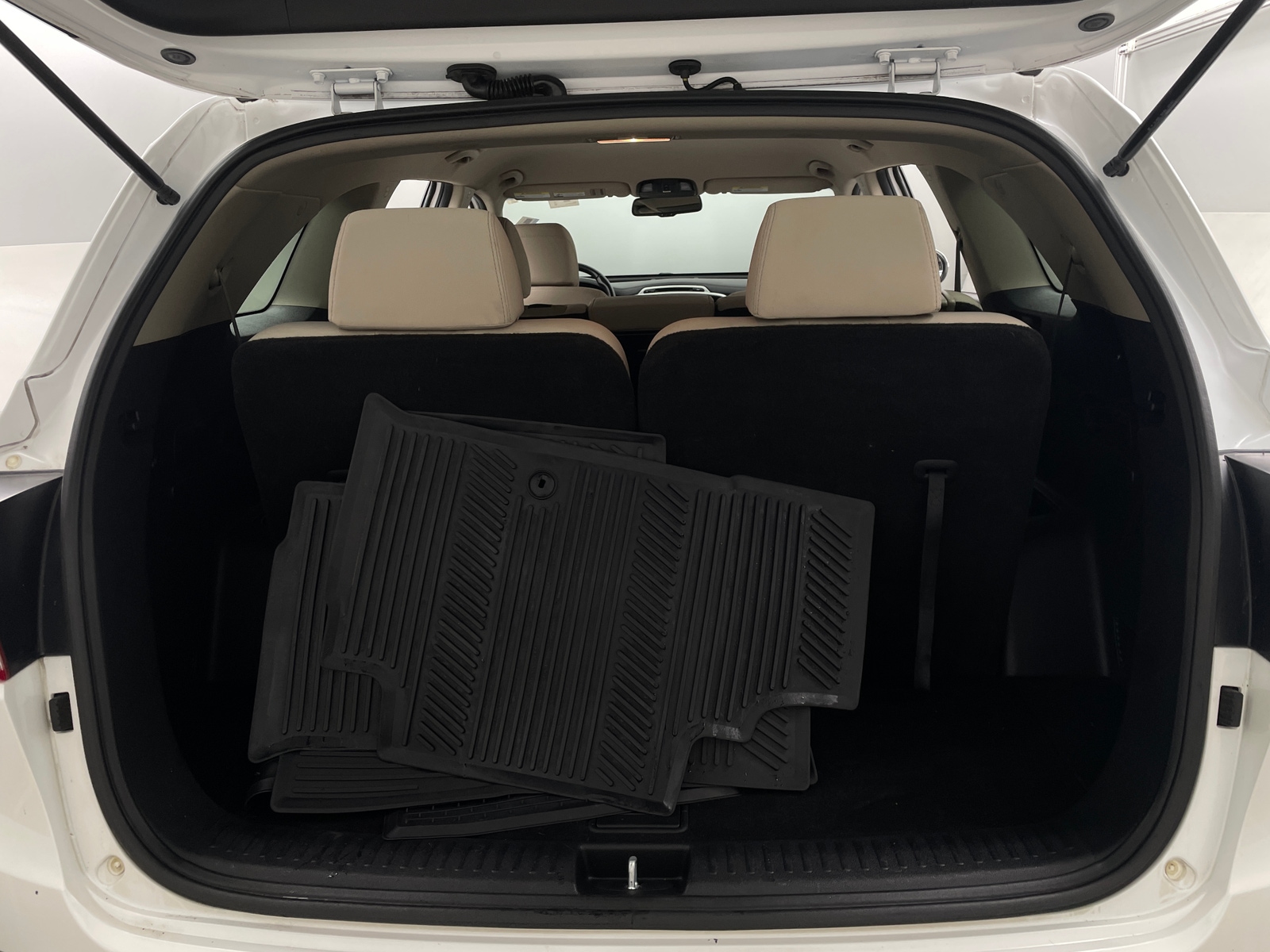 Thumbnail: 2017 Kia Sorento - 7