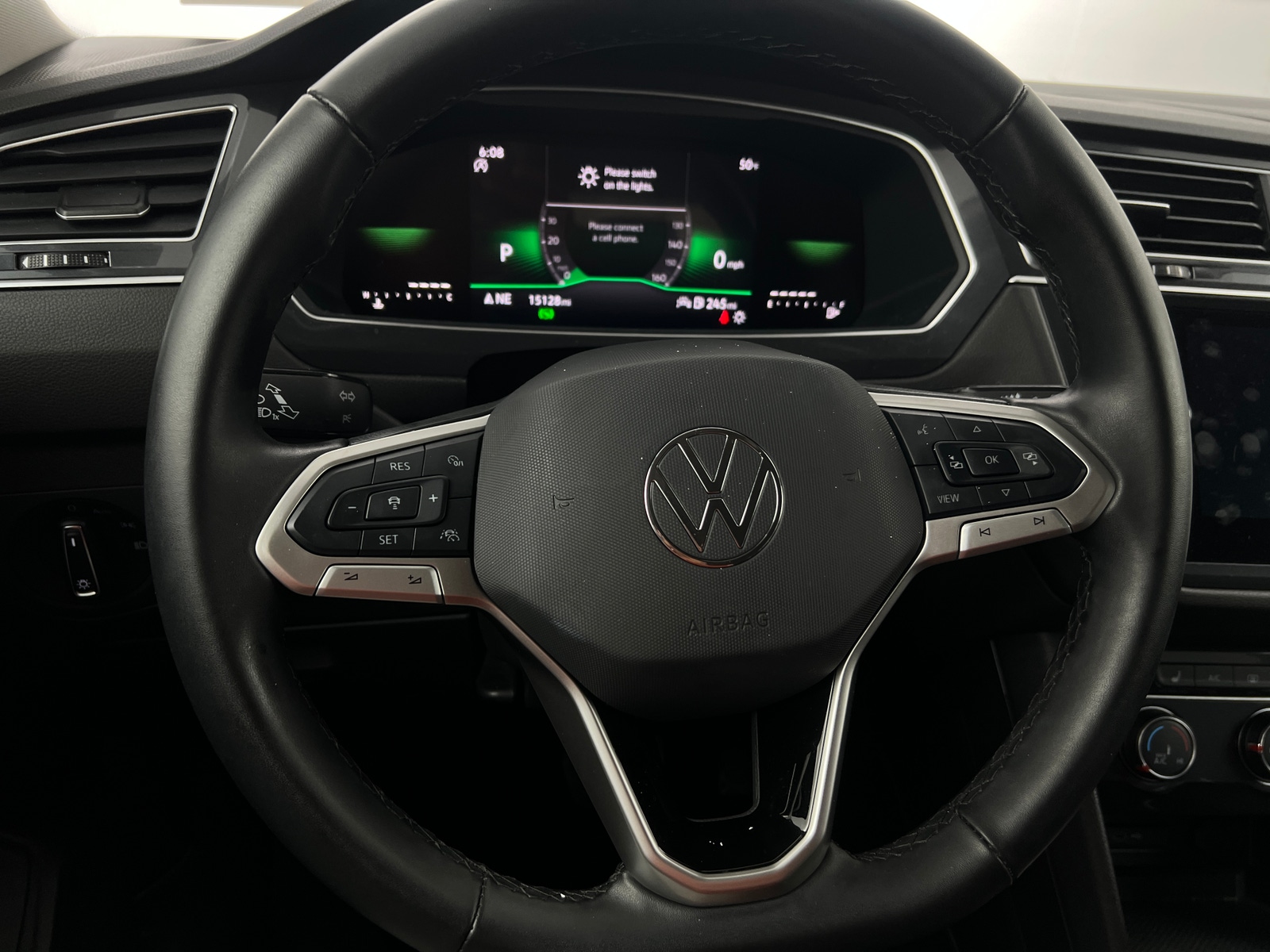 Thumbnail: 2024 Volkswagen Tiguan - 4