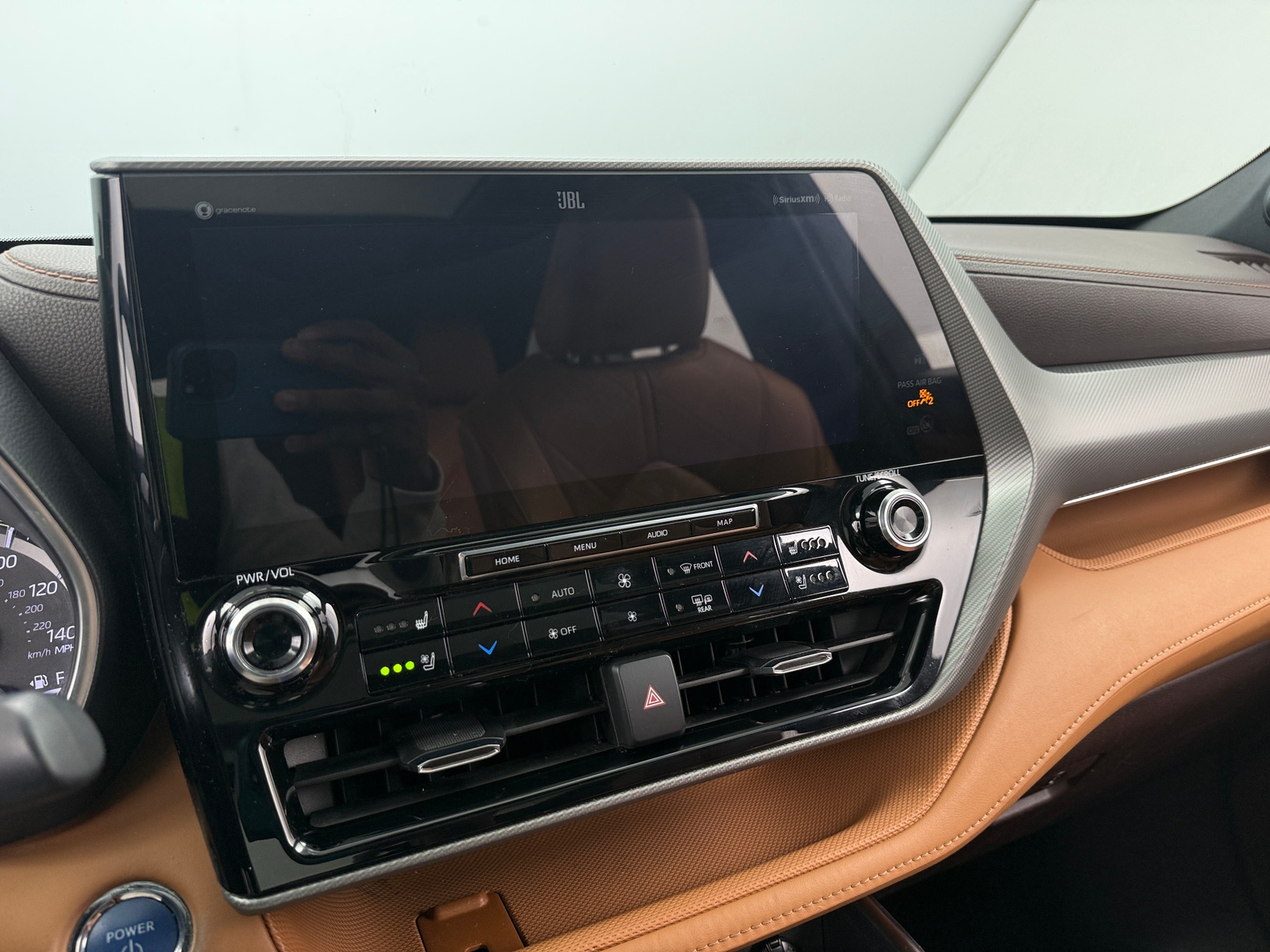 Thumbnail: 2022 Toyota Highlander - 3