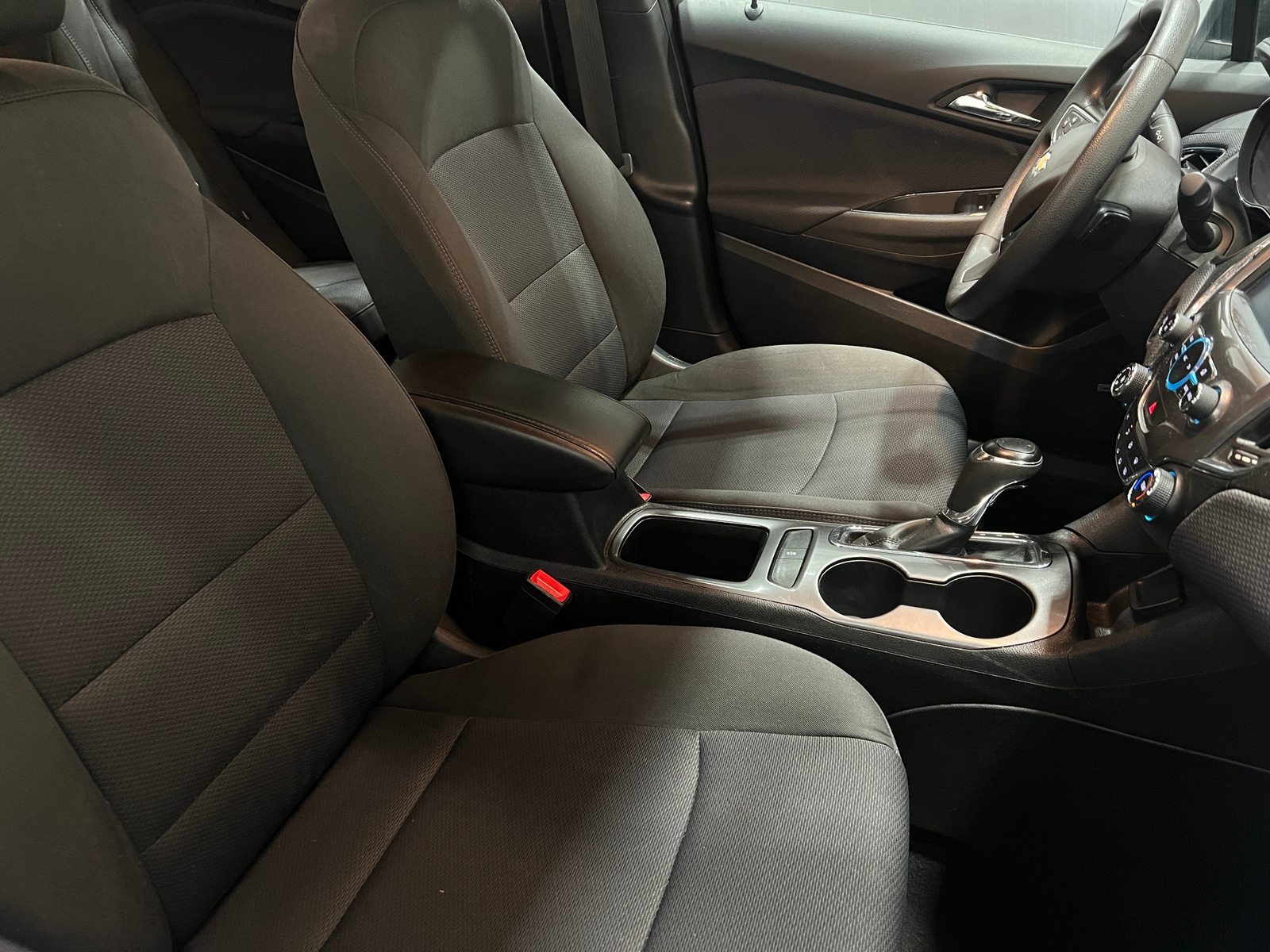 Thumbnail: 2018 Chevrolet Cruze - 2