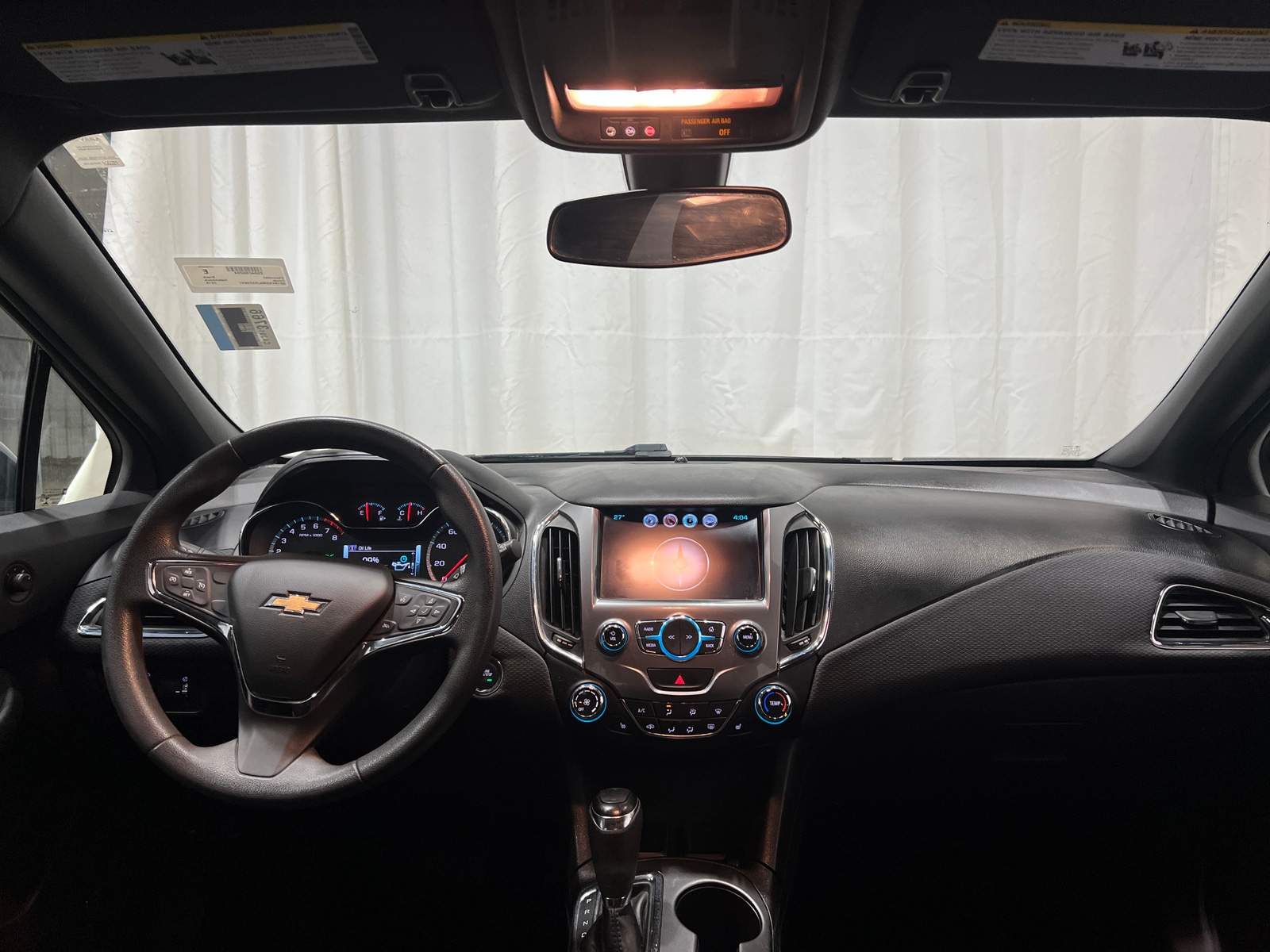 Thumbnail: 2018 Chevrolet Cruze - 3