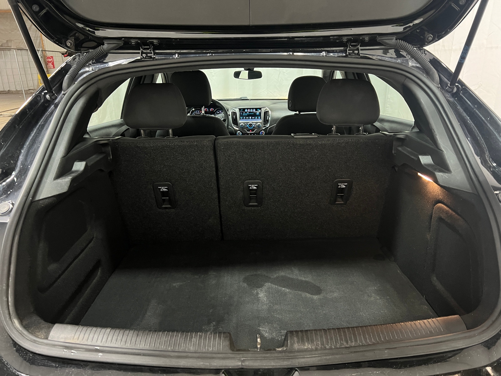 Thumbnail: 2018 Chevrolet Cruze - 7