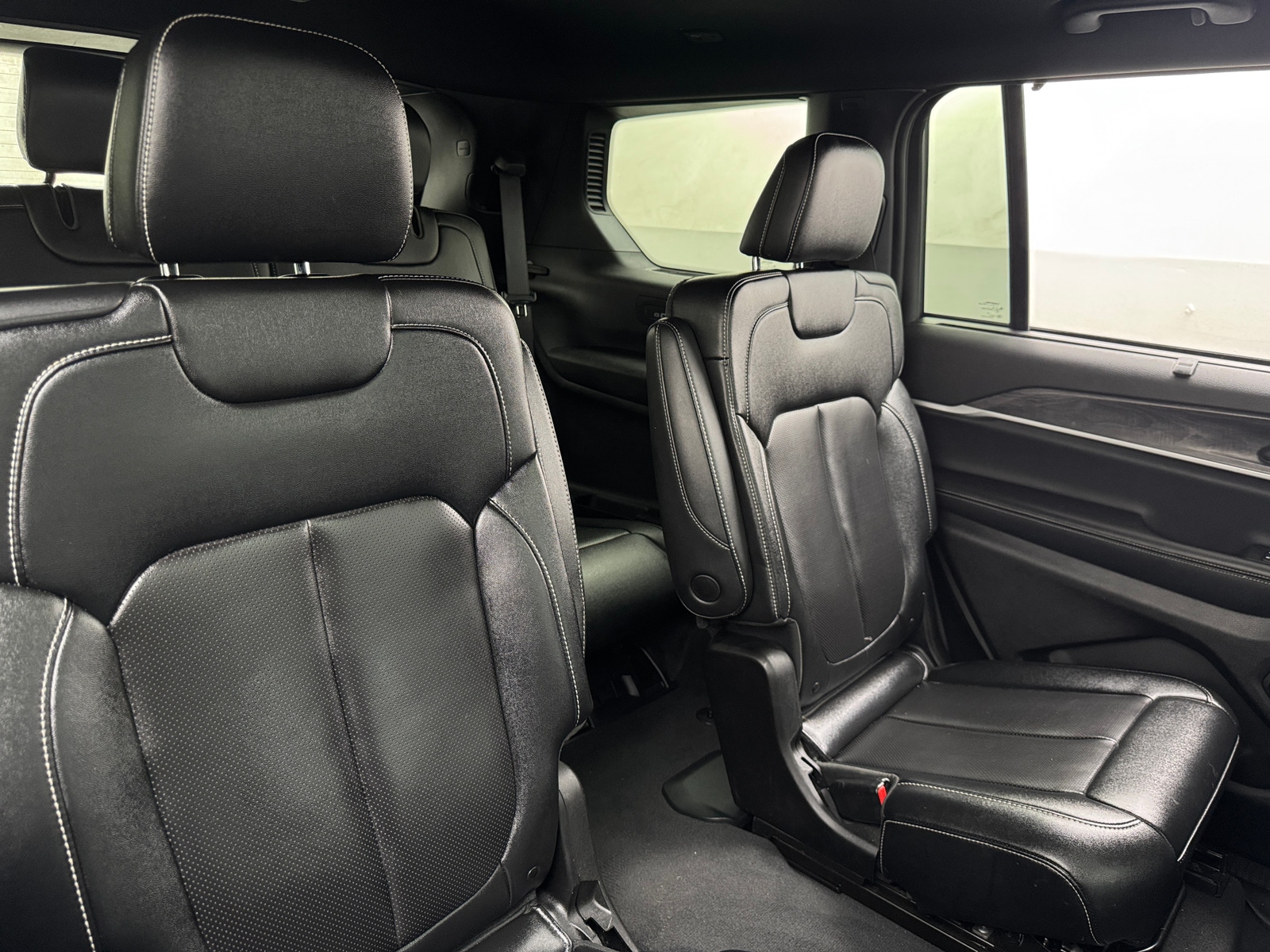 Thumbnail: 2024 Jeep Grand Cherokee L - 5