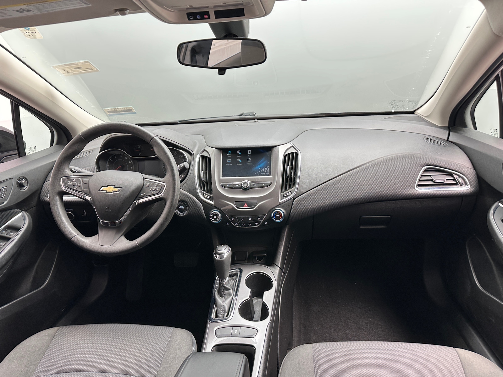 Thumbnail: 2017 Chevrolet Cruze - 3