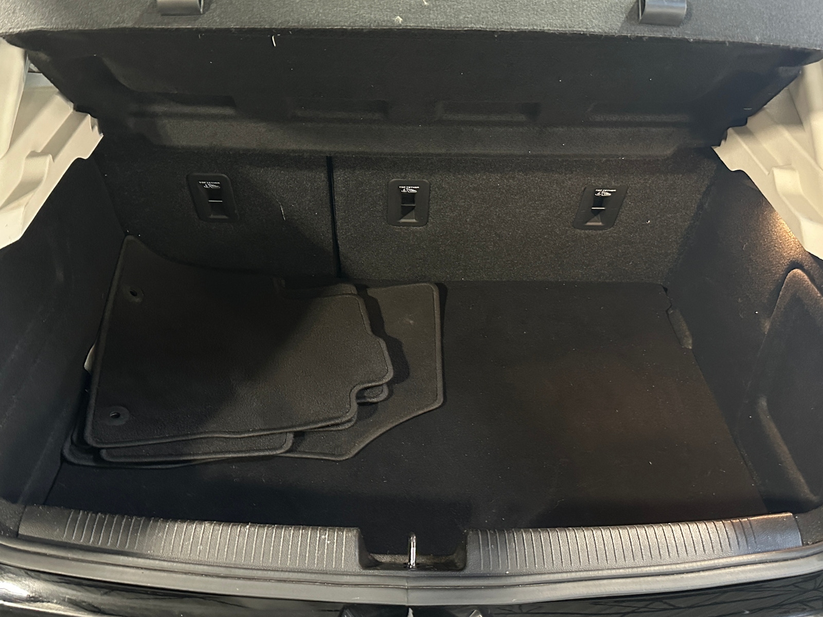 Thumbnail: 2017 Chevrolet Cruze - 7