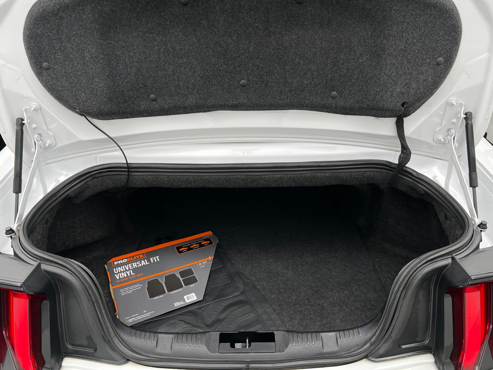 Thumbnail: 2022 Ford Mustang - 7