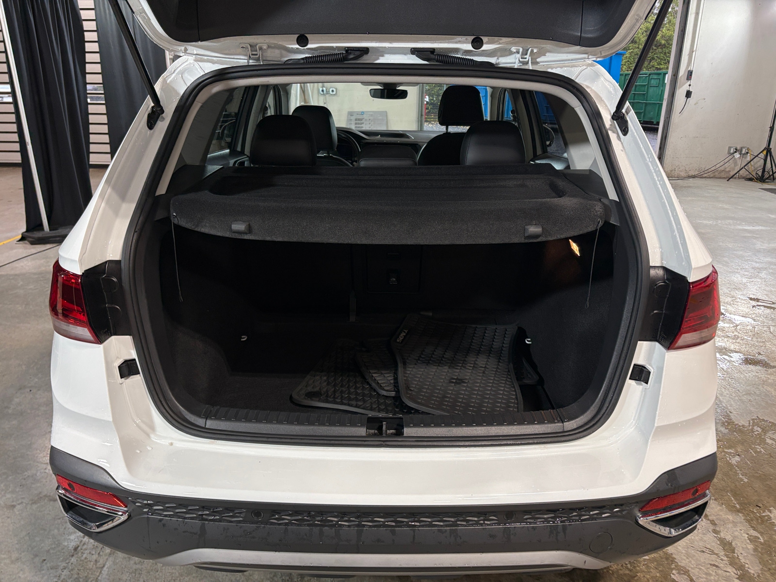 Thumbnail: 2022 Volkswagen Taos - 6