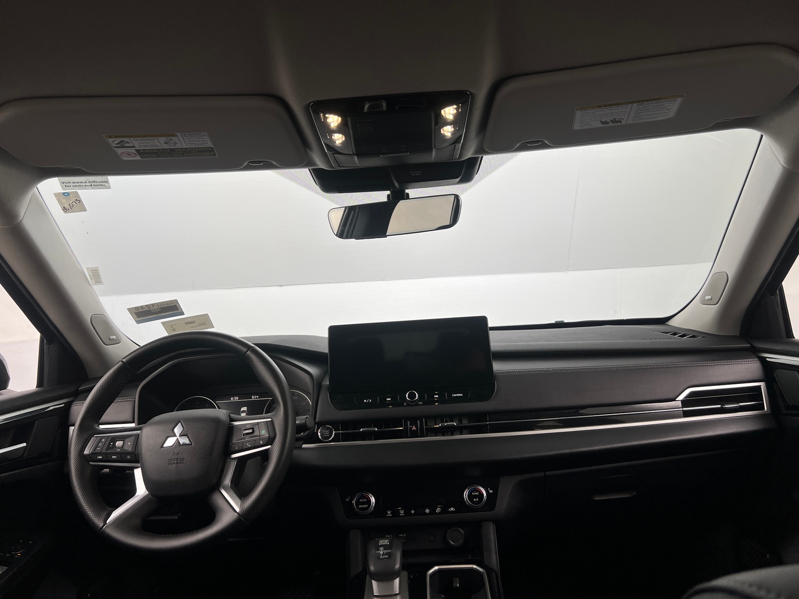 Thumbnail: 2025 Mitsubishi Outlander - 2