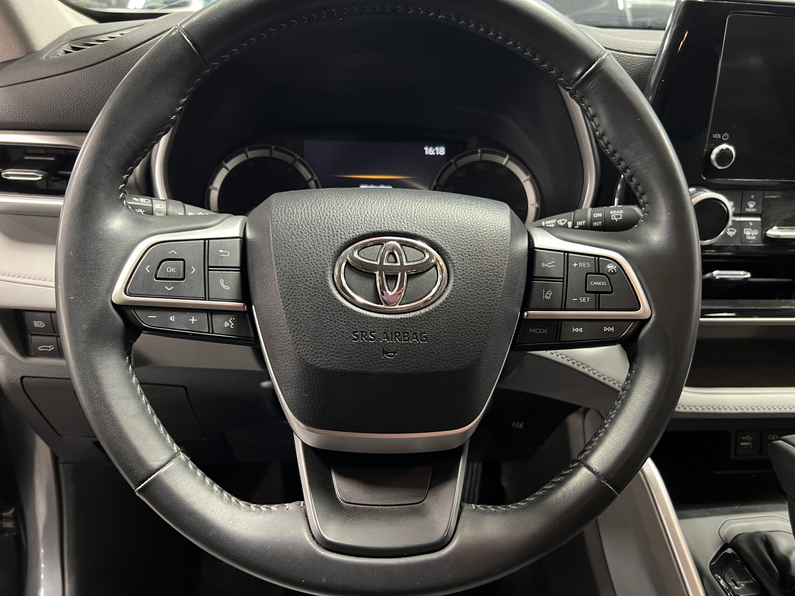 Thumbnail: 2023 Toyota Highlander - 5