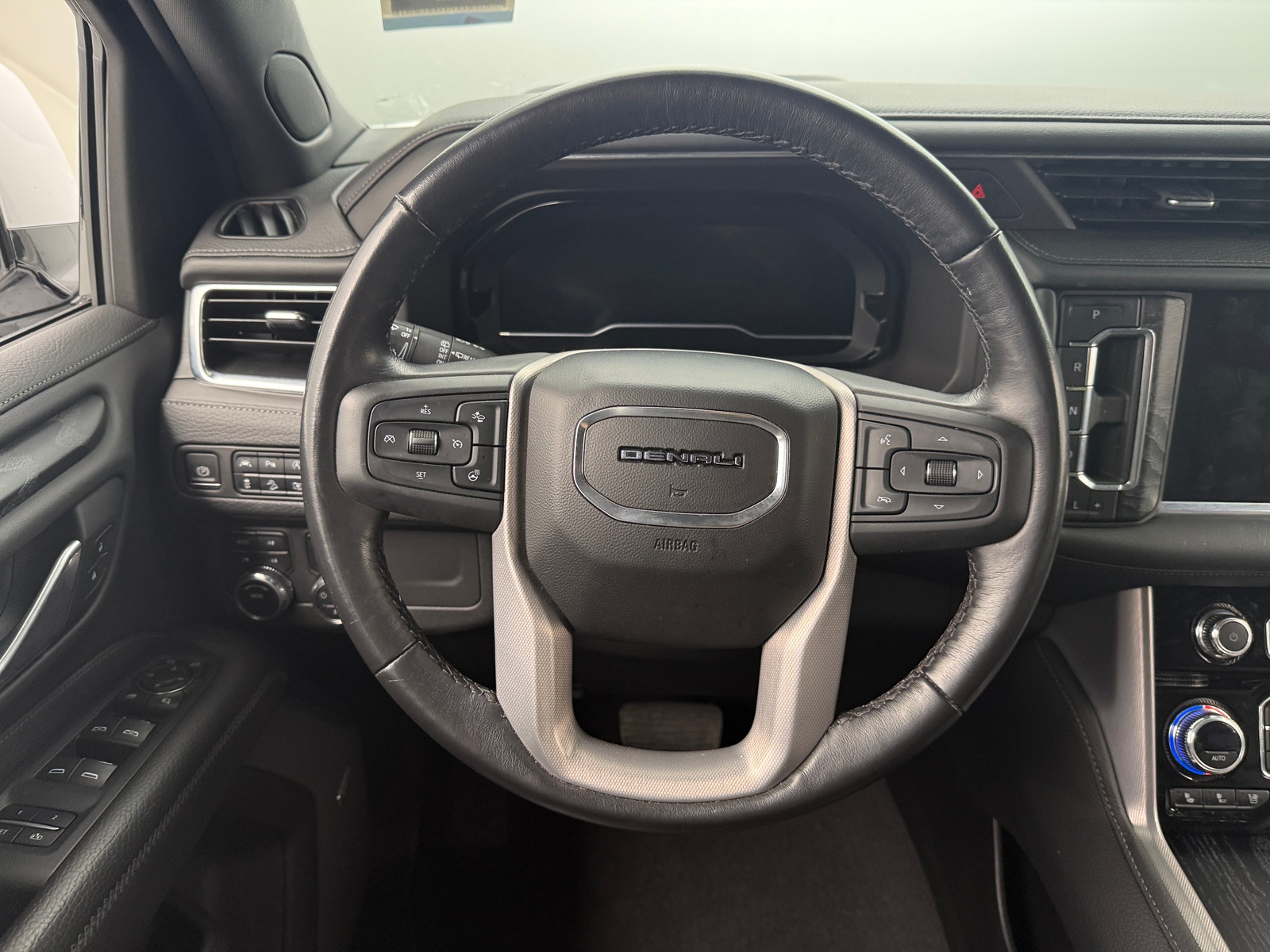 Thumbnail: 2023 GMC Yukon - 4