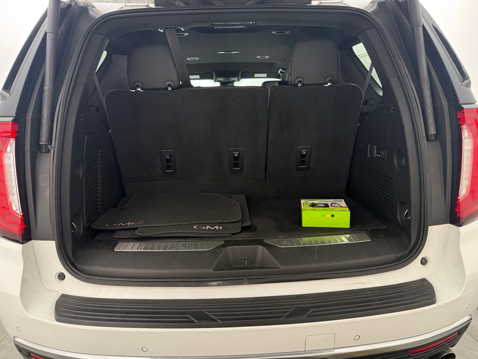 Thumbnail: 2023 GMC Yukon - 6