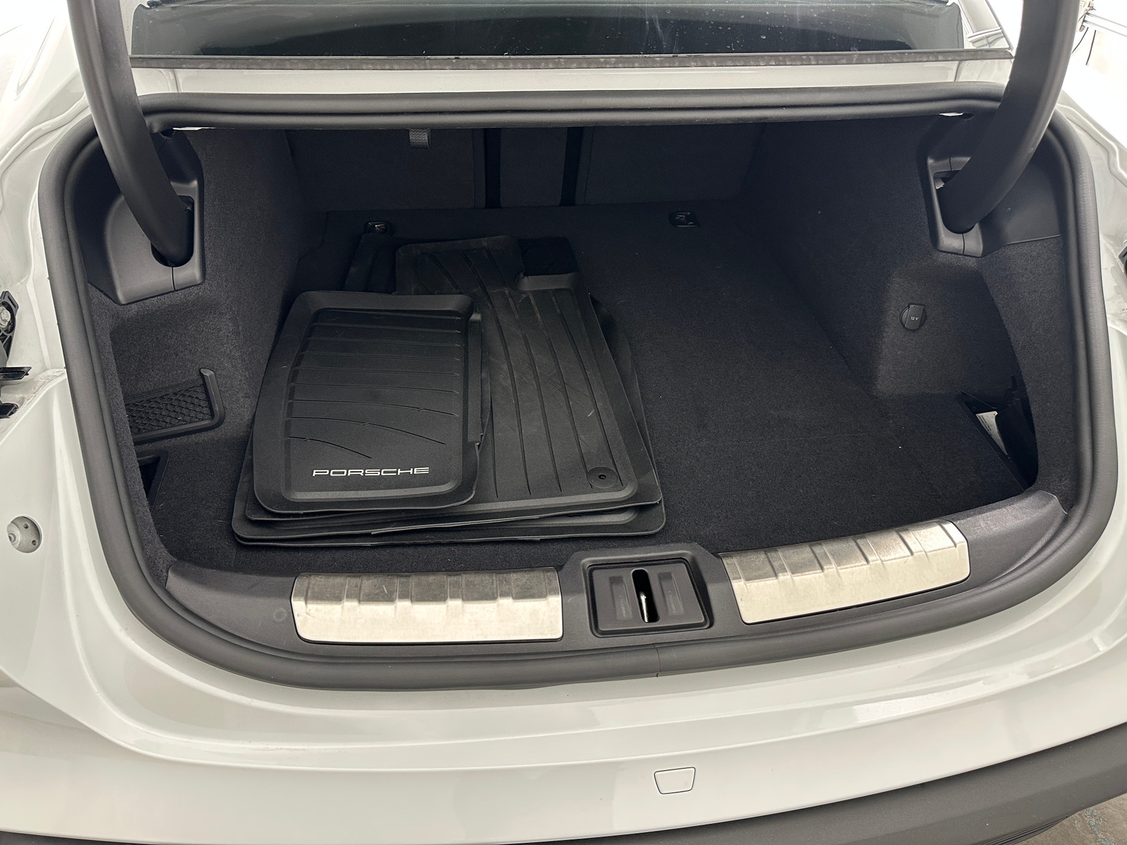 Thumbnail: 2020 Porsche Taycan - 6