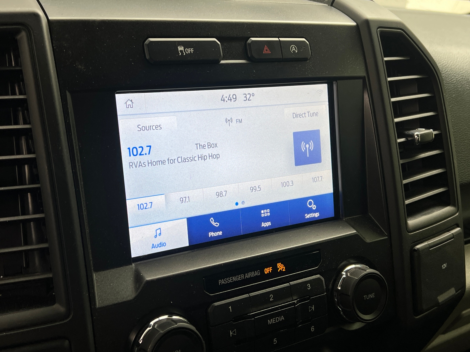 Thumbnail: 2019 Ford Econoline - 4