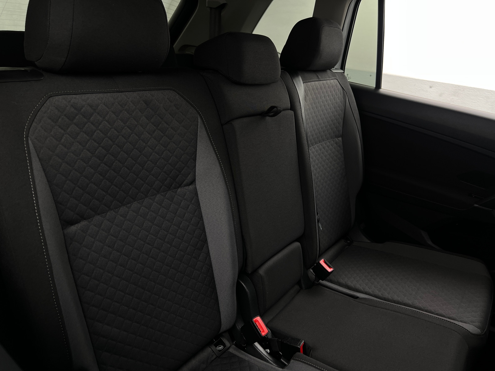 Thumbnail: 2020 Volkswagen Tiguan - 6