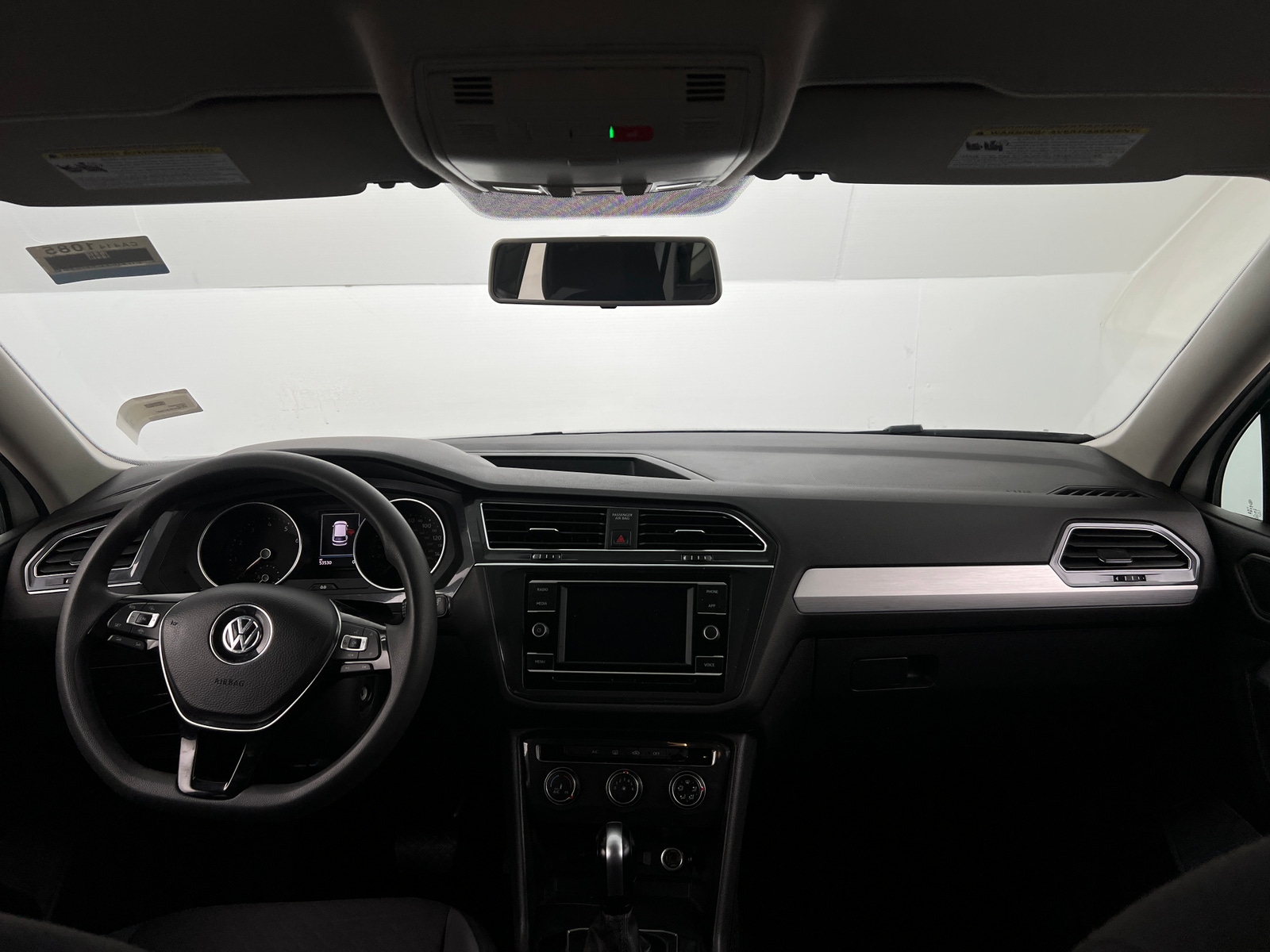 Thumbnail: 2020 Volkswagen Tiguan - 3