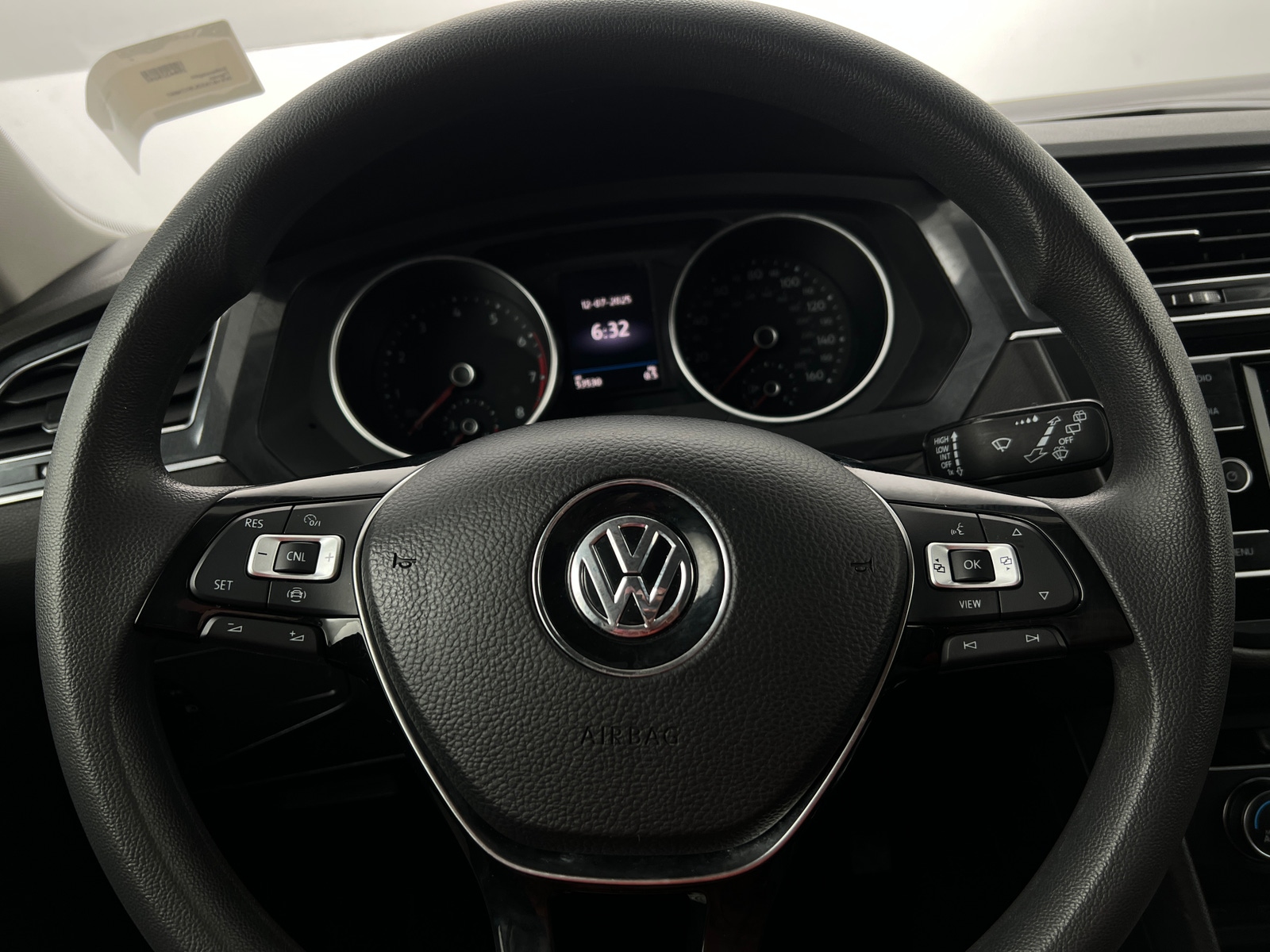 Thumbnail: 2020 Volkswagen Tiguan - 5