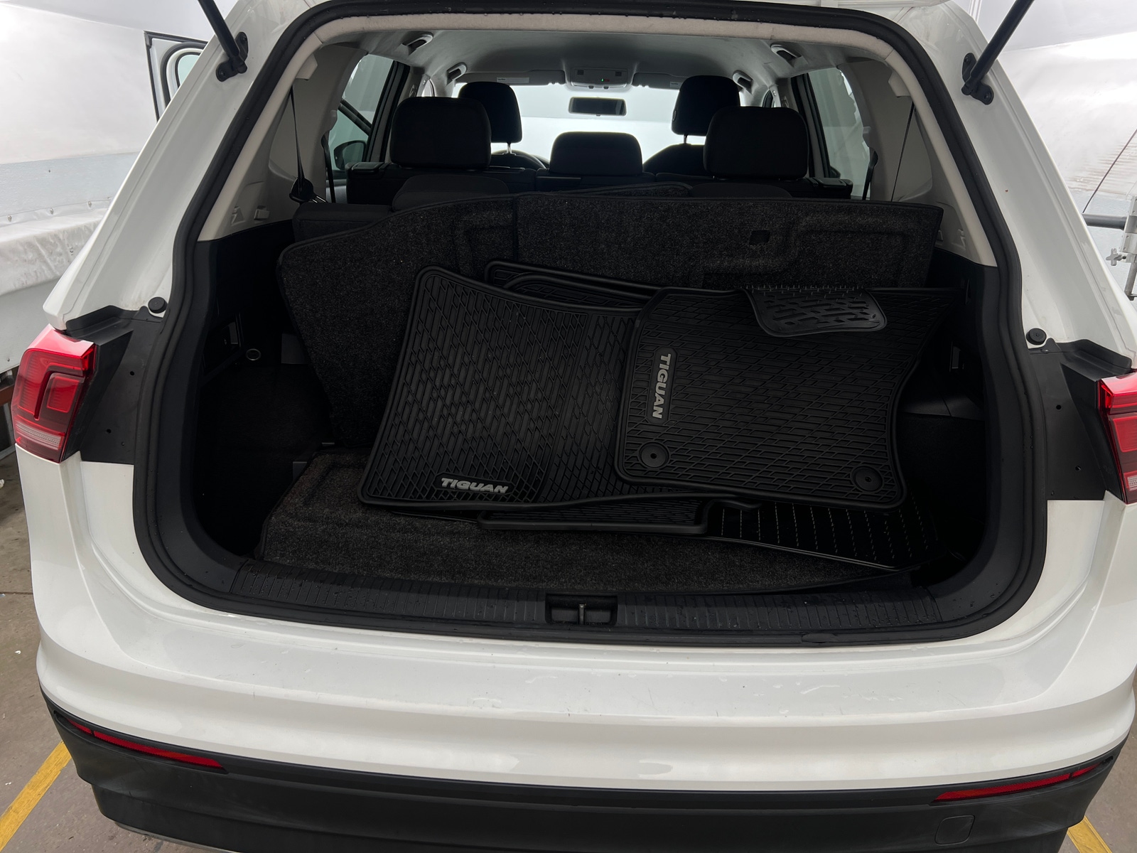 Thumbnail: 2020 Volkswagen Tiguan - 7