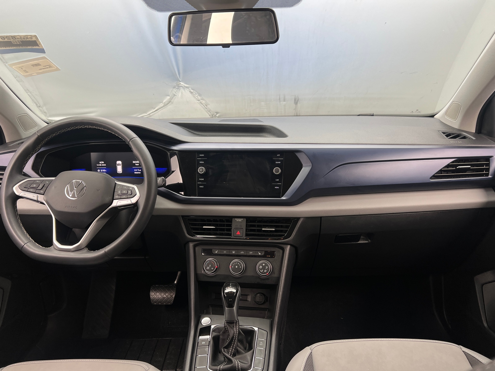 Thumbnail: 2022 Volkswagen Taos - 2