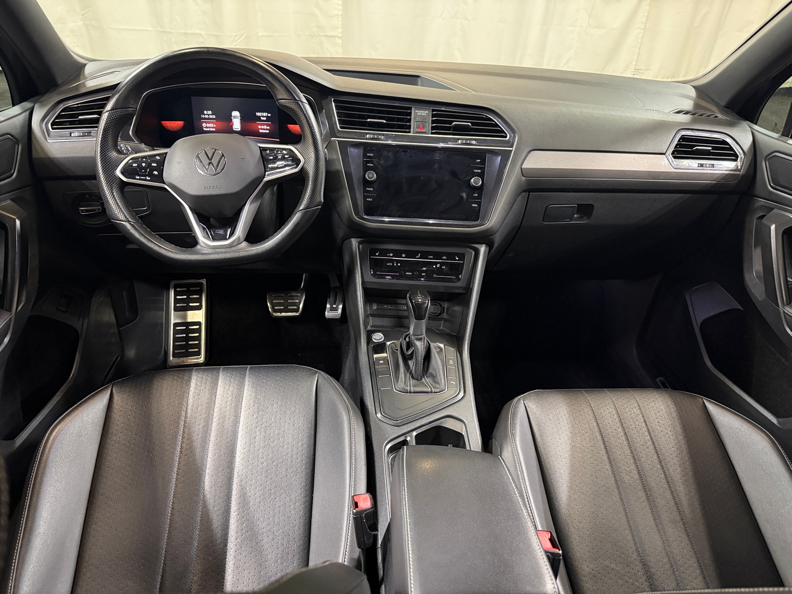 Thumbnail: 2022 Volkswagen Tiguan - 2