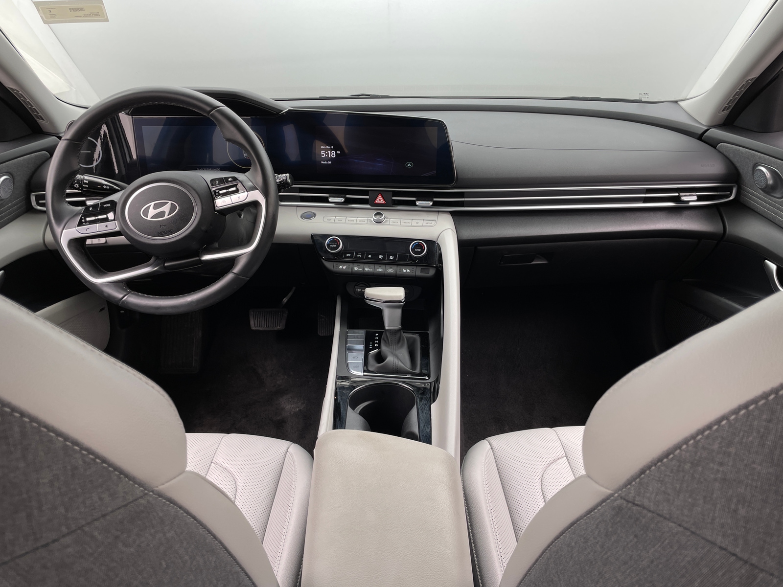 Thumbnail: 2025 Hyundai Elantra - 3