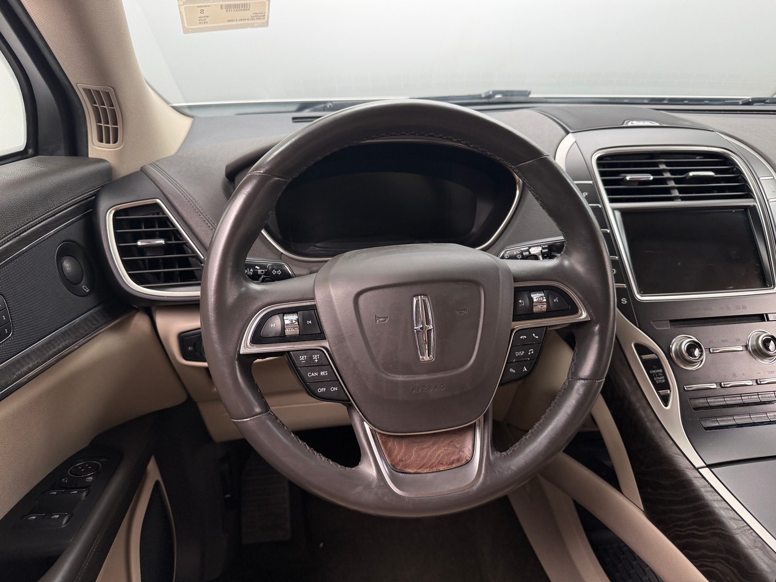 Thumbnail: 2019 Lincoln Nautilus - 4