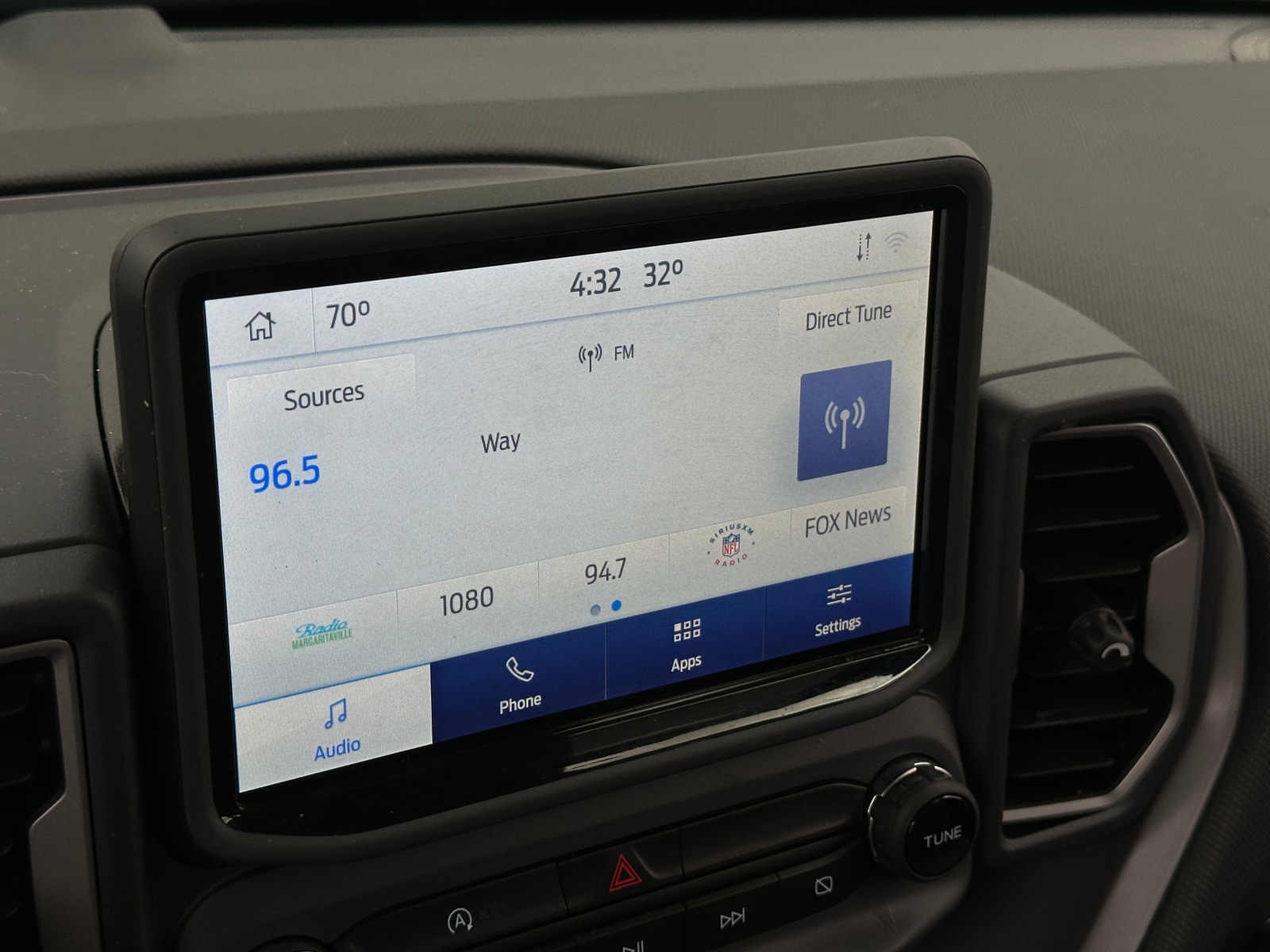 Thumbnail: 2022 Ford Bronco Sport - 4