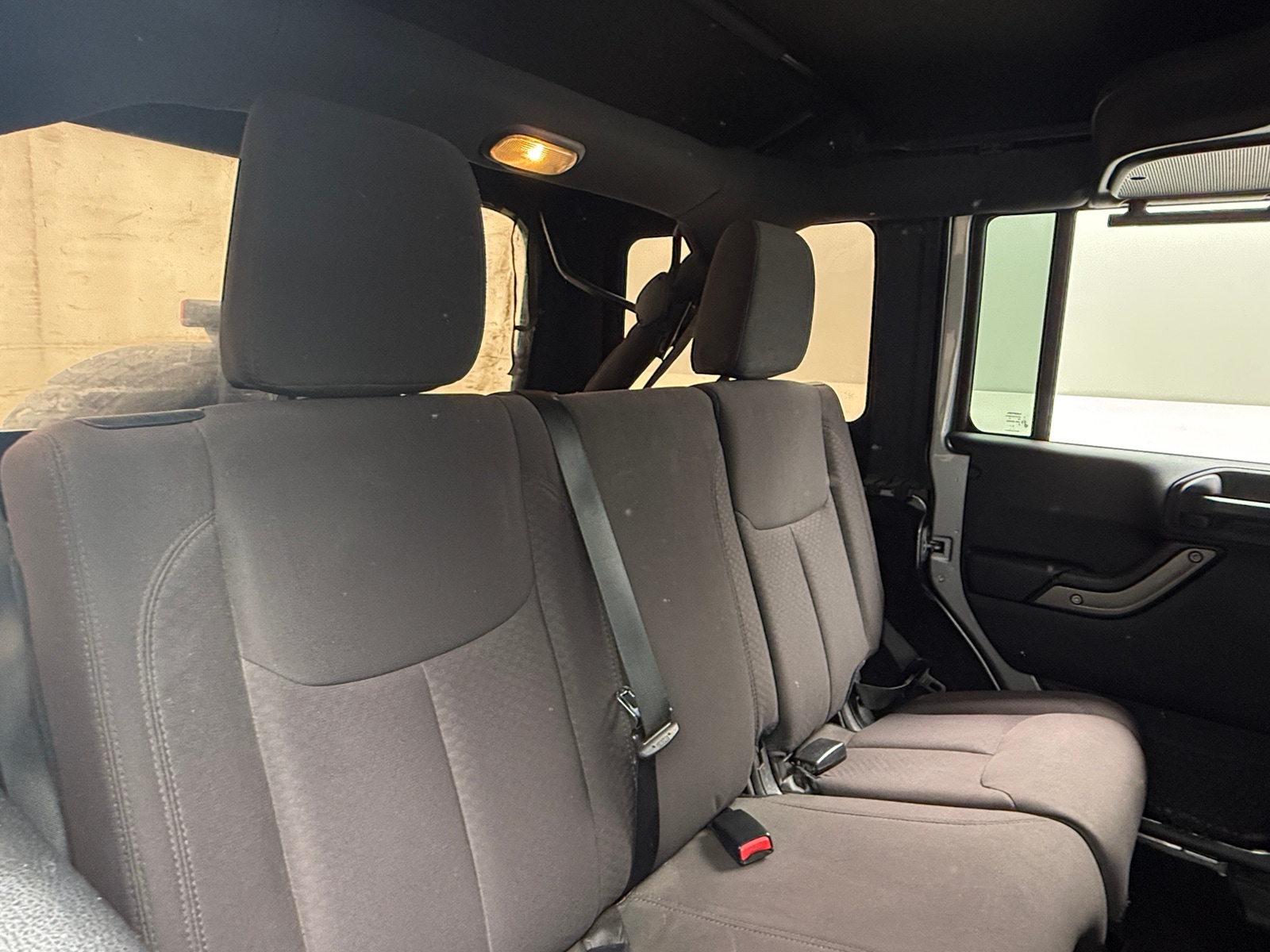 Thumbnail: 2015 Jeep Wrangler - 6