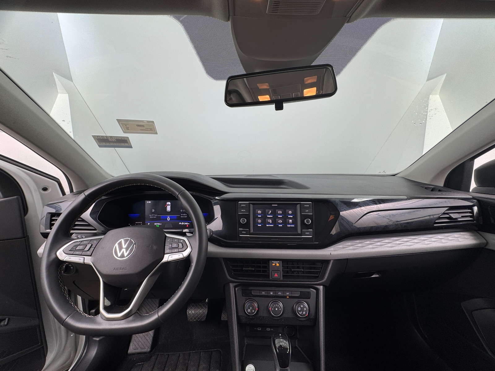 Thumbnail: 2022 Volkswagen Taos - 3