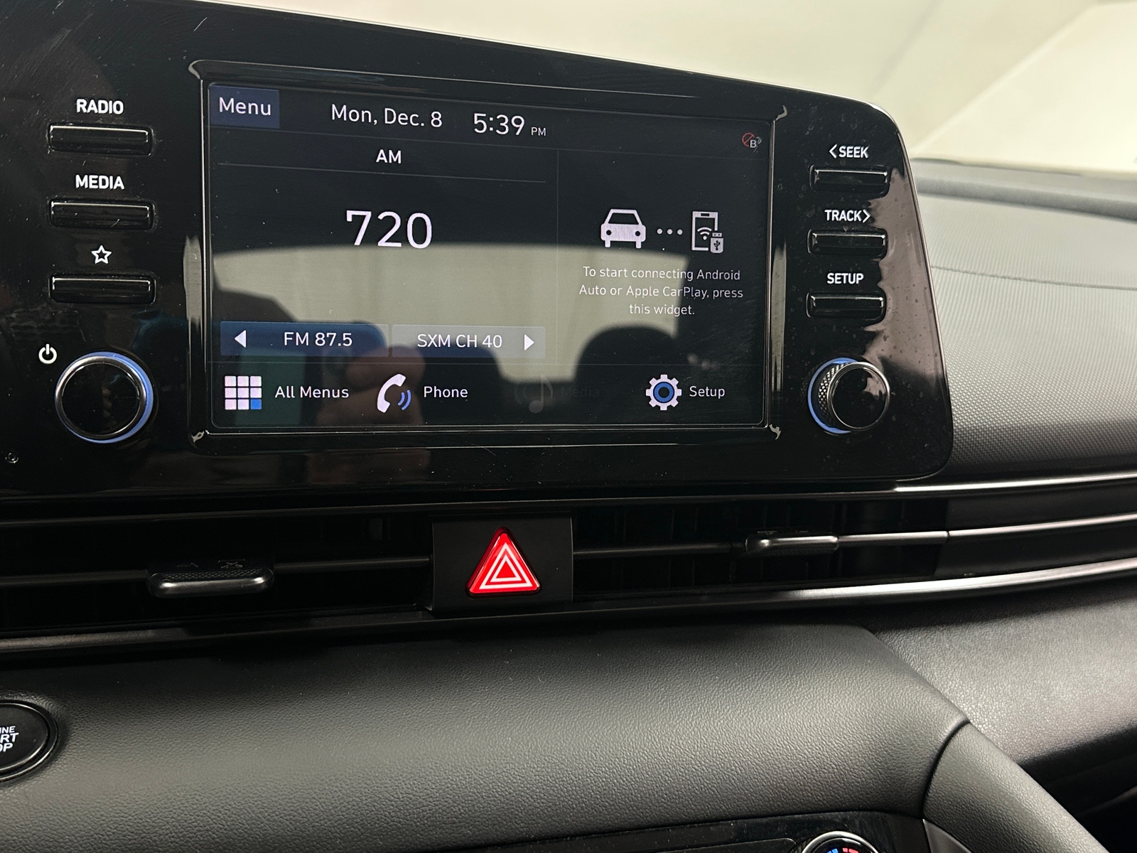 Thumbnail: 2022 Hyundai Elantra - 4