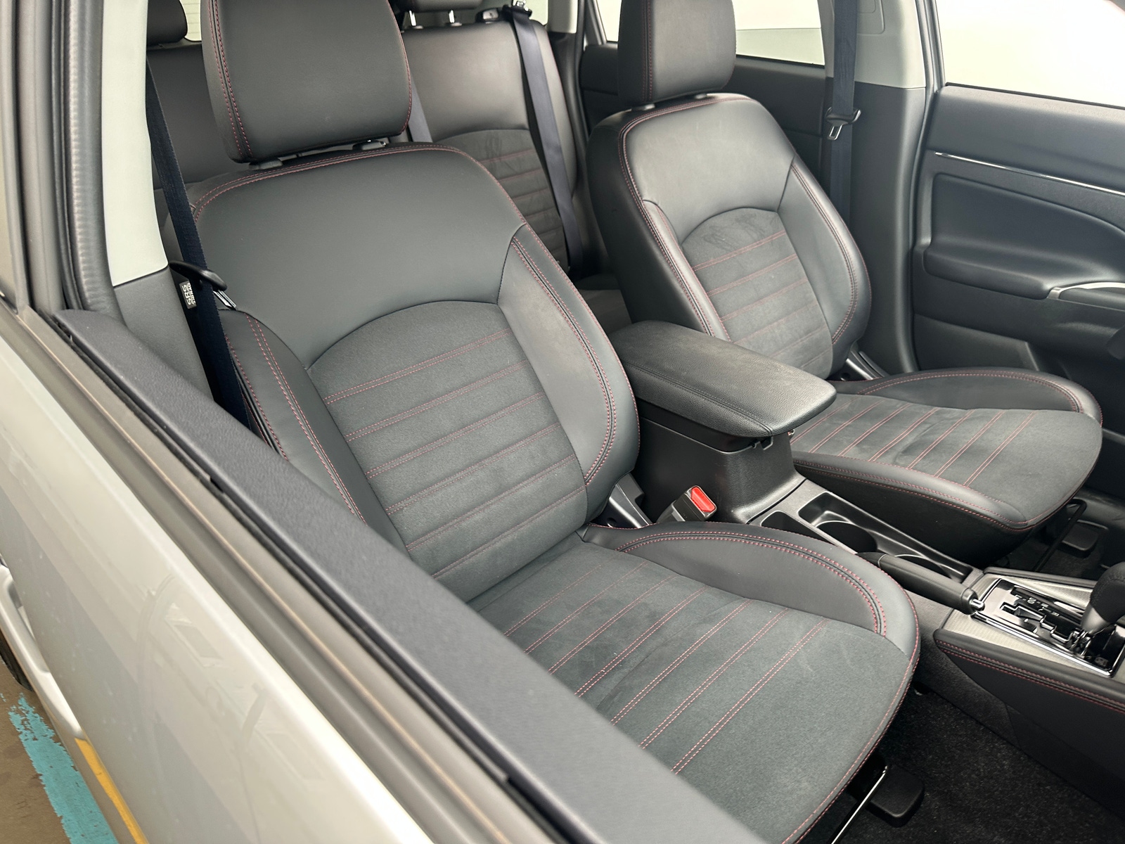 Thumbnail: 2025 Mitsubishi Outlander Sport - 2