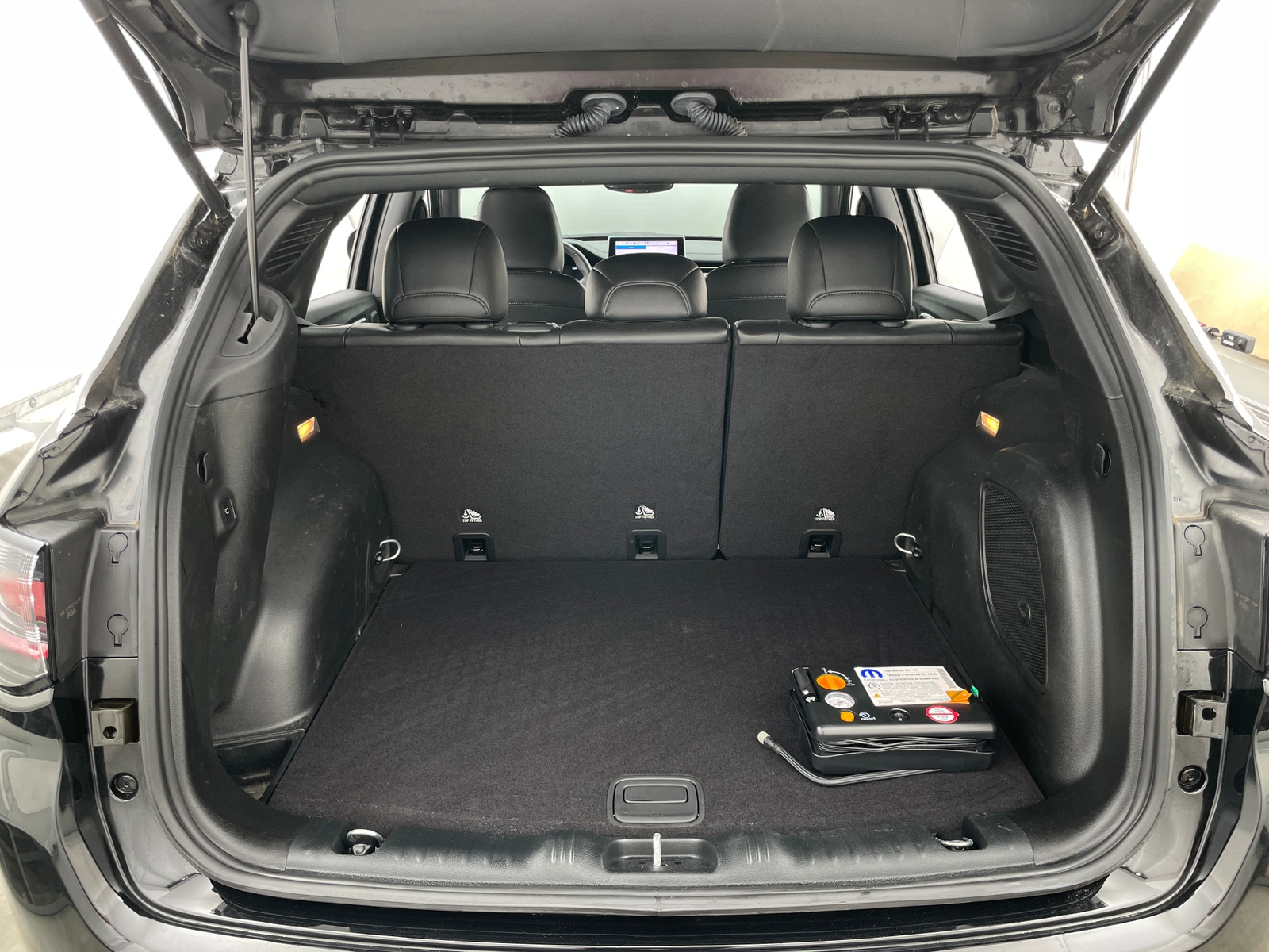 Thumbnail: 2023 Jeep Compass - 6