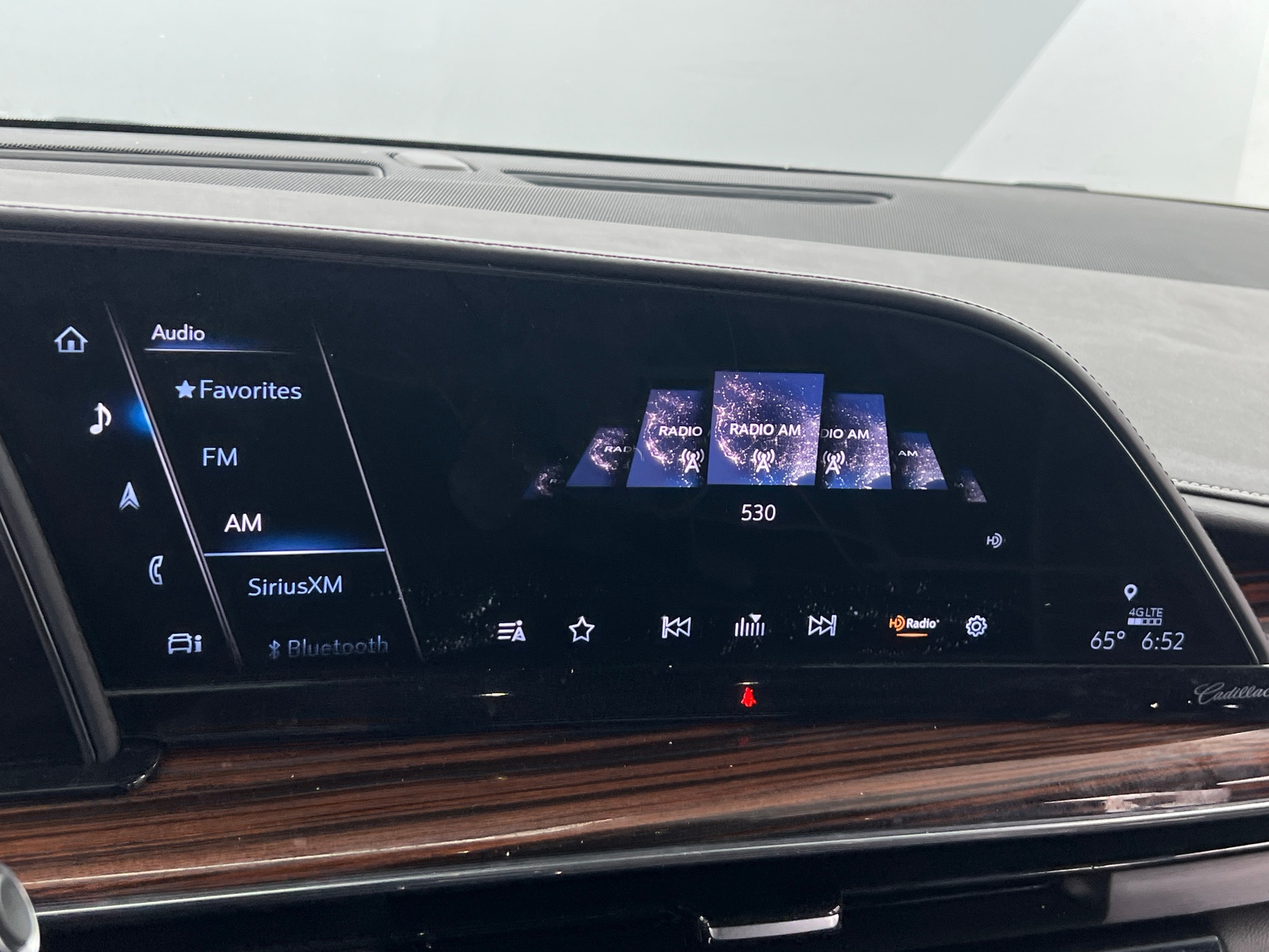 Thumbnail: 2021 Cadillac Escalade - 3