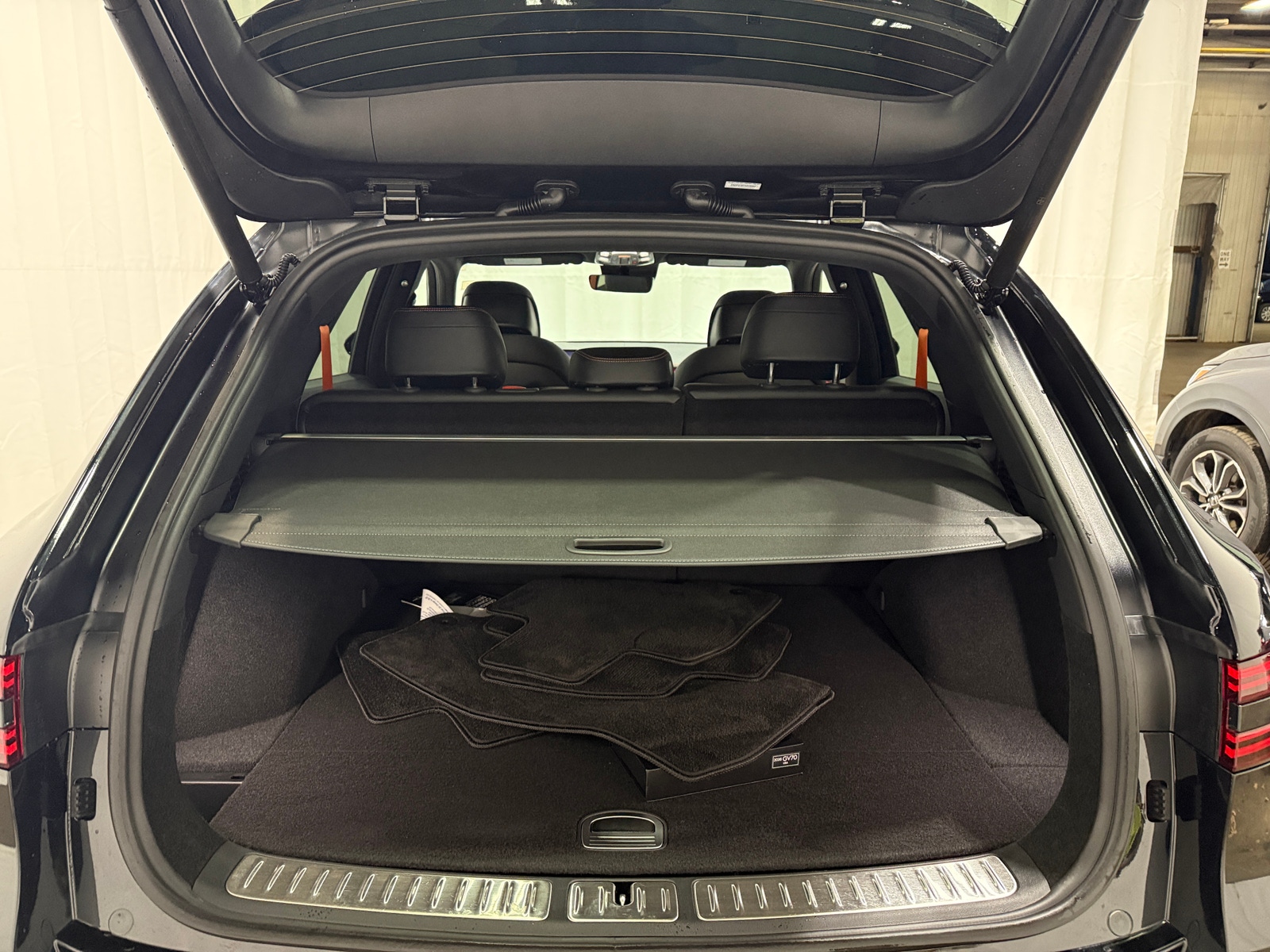 Thumbnail: 2026 Genesis GV70 - 6