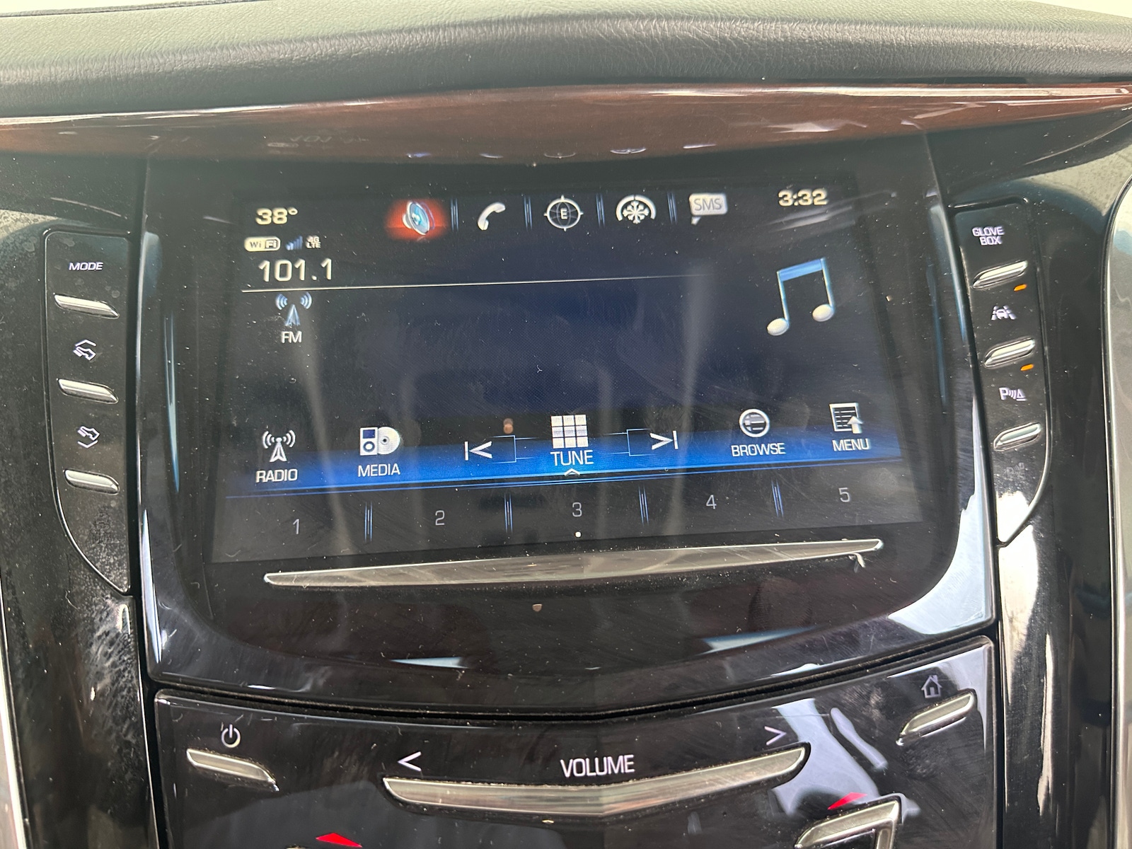 Thumbnail: 2017 Cadillac Escalade - 3