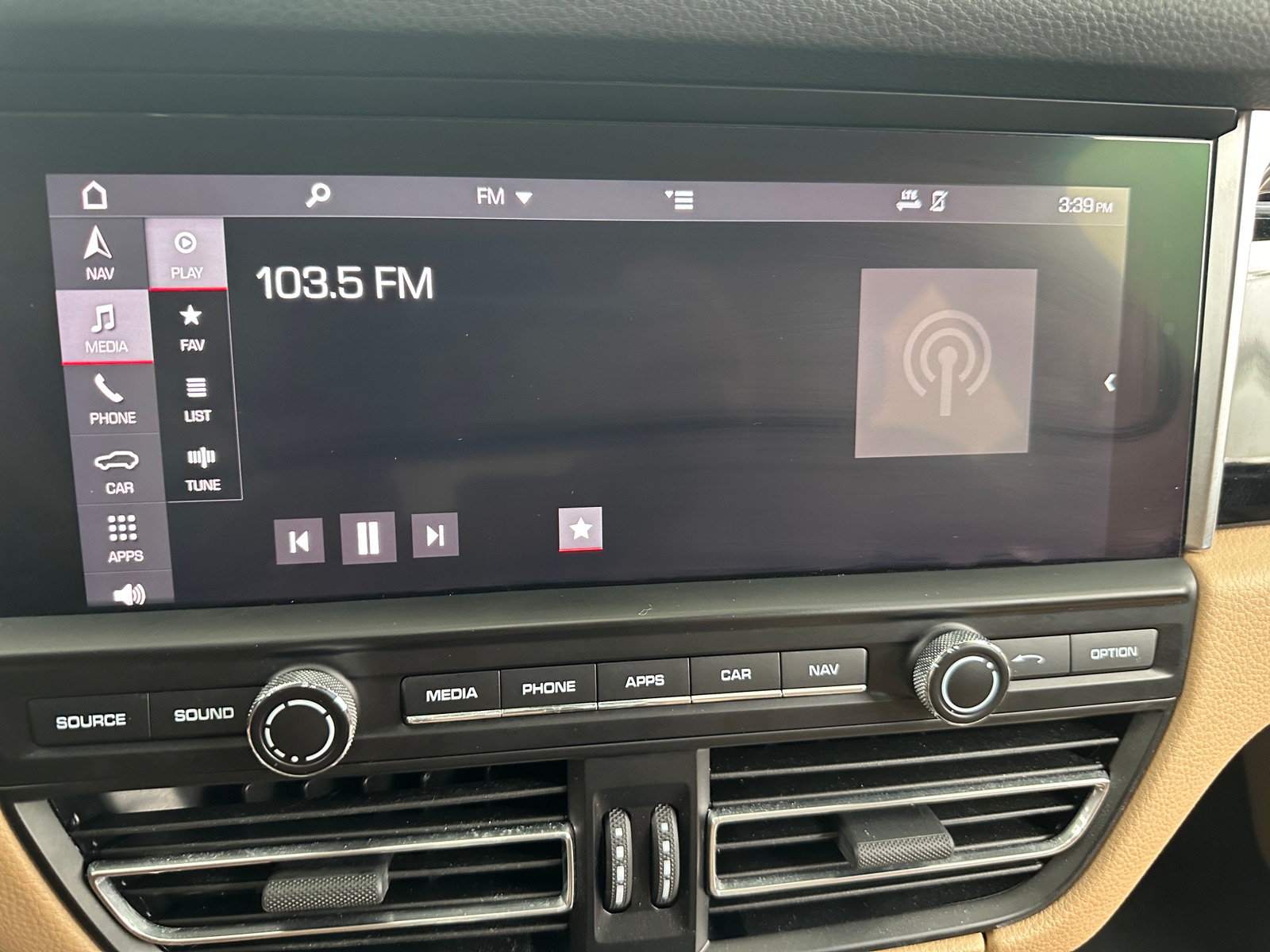 Thumbnail: 2019 Porsche Macan - 3