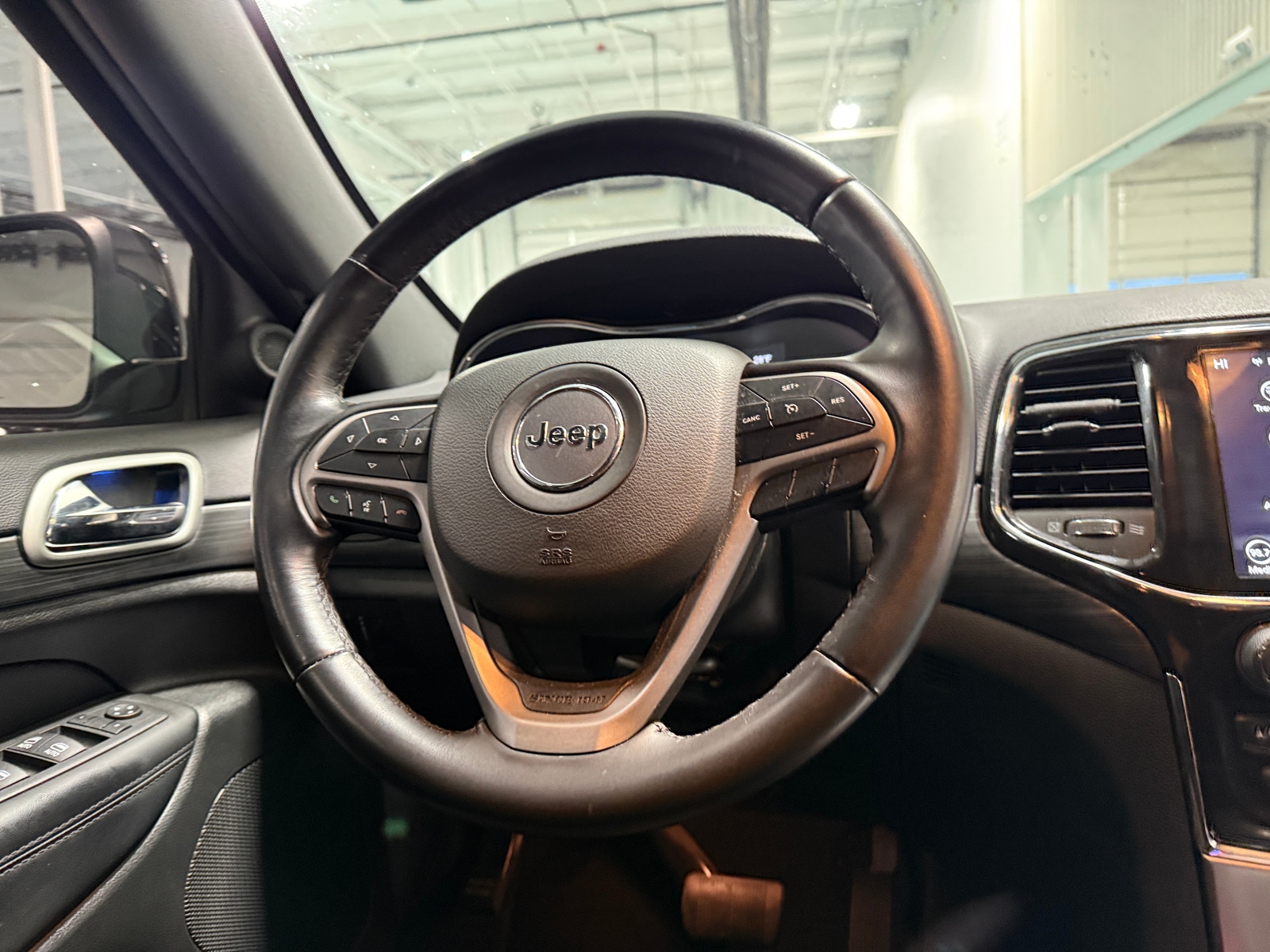 Thumbnail: 2022 Jeep Grand Cherokee - 5