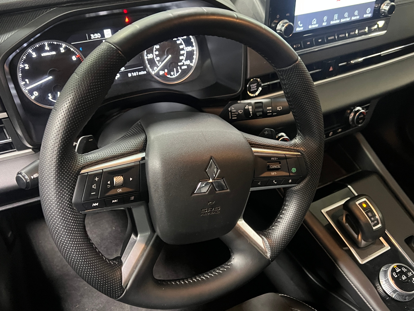 Thumbnail: 2024 Mitsubishi Outlander - 4