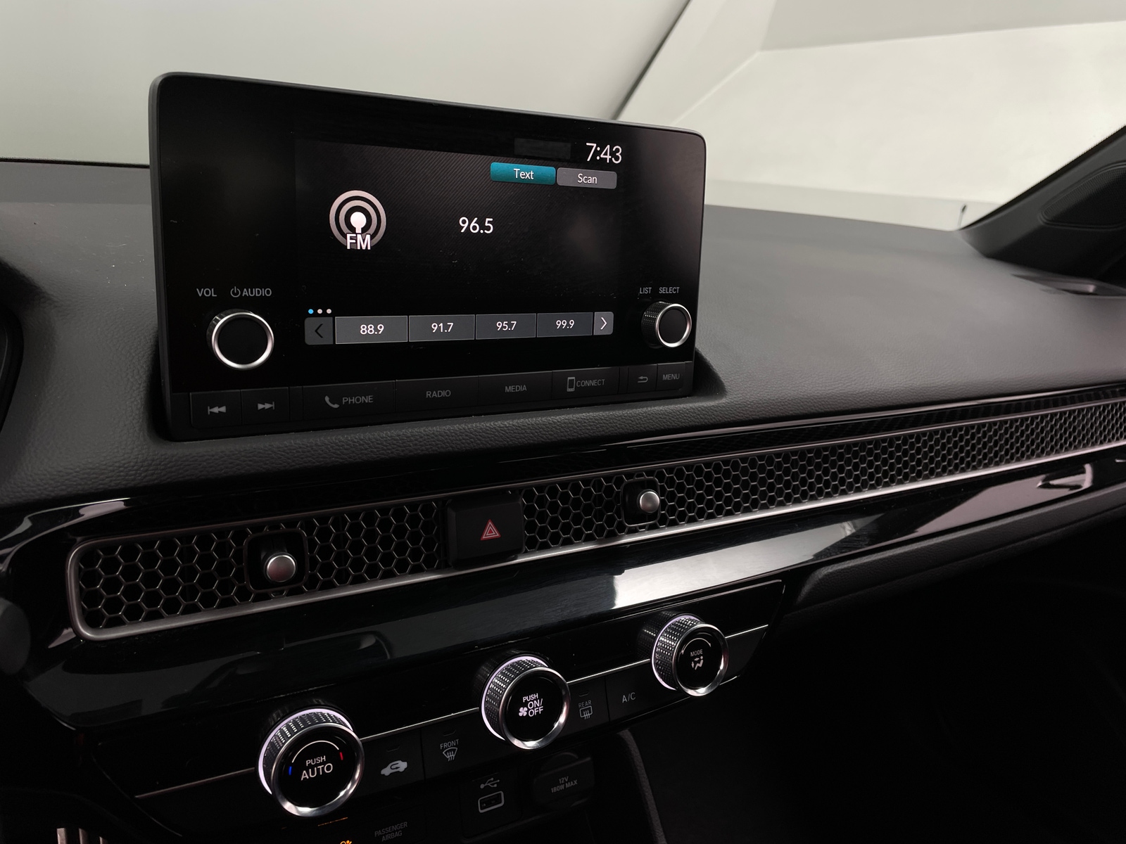 Thumbnail: 2024 Honda Civic - 4