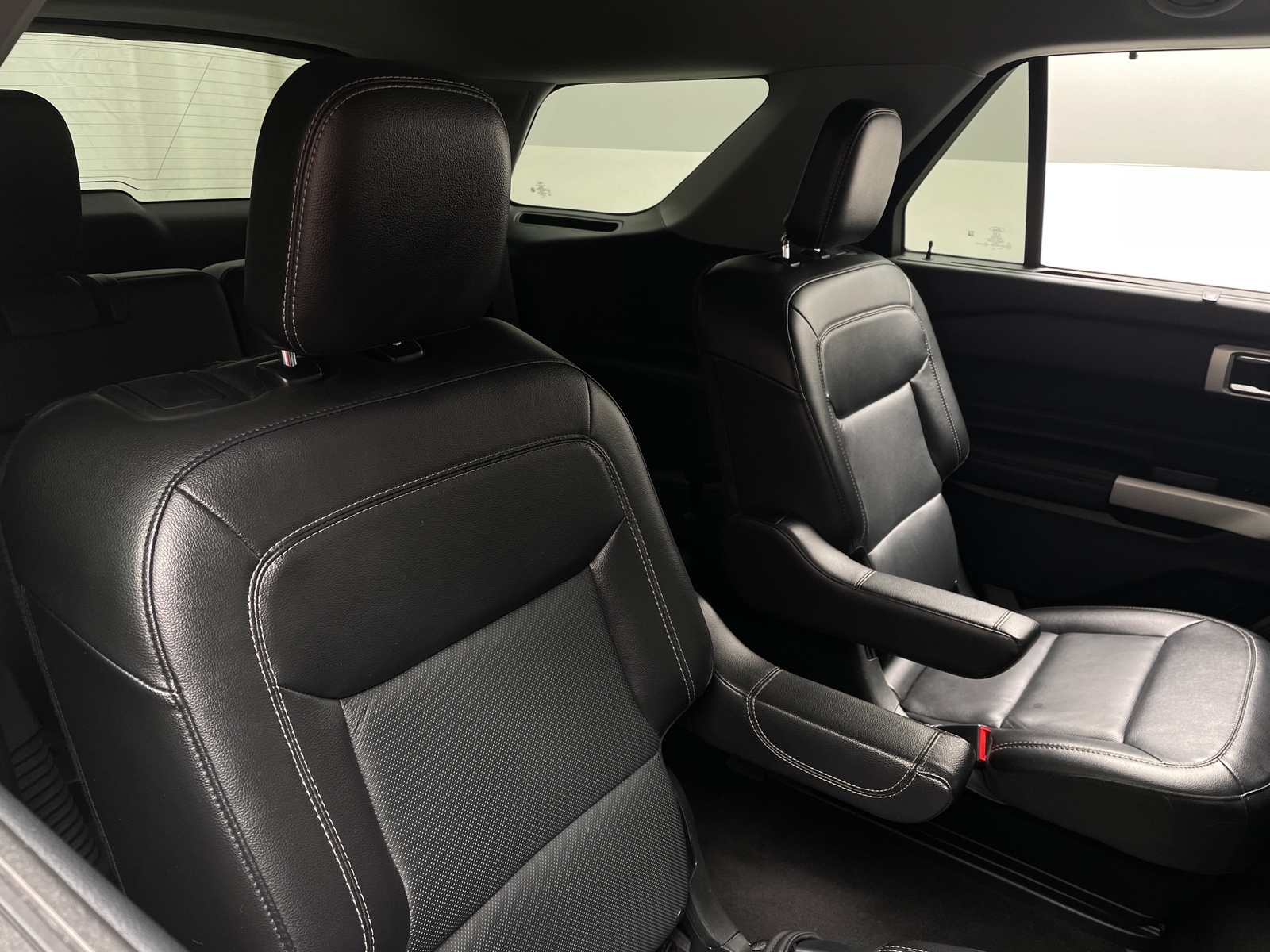 Thumbnail: 2022 Ford Explorer - 5