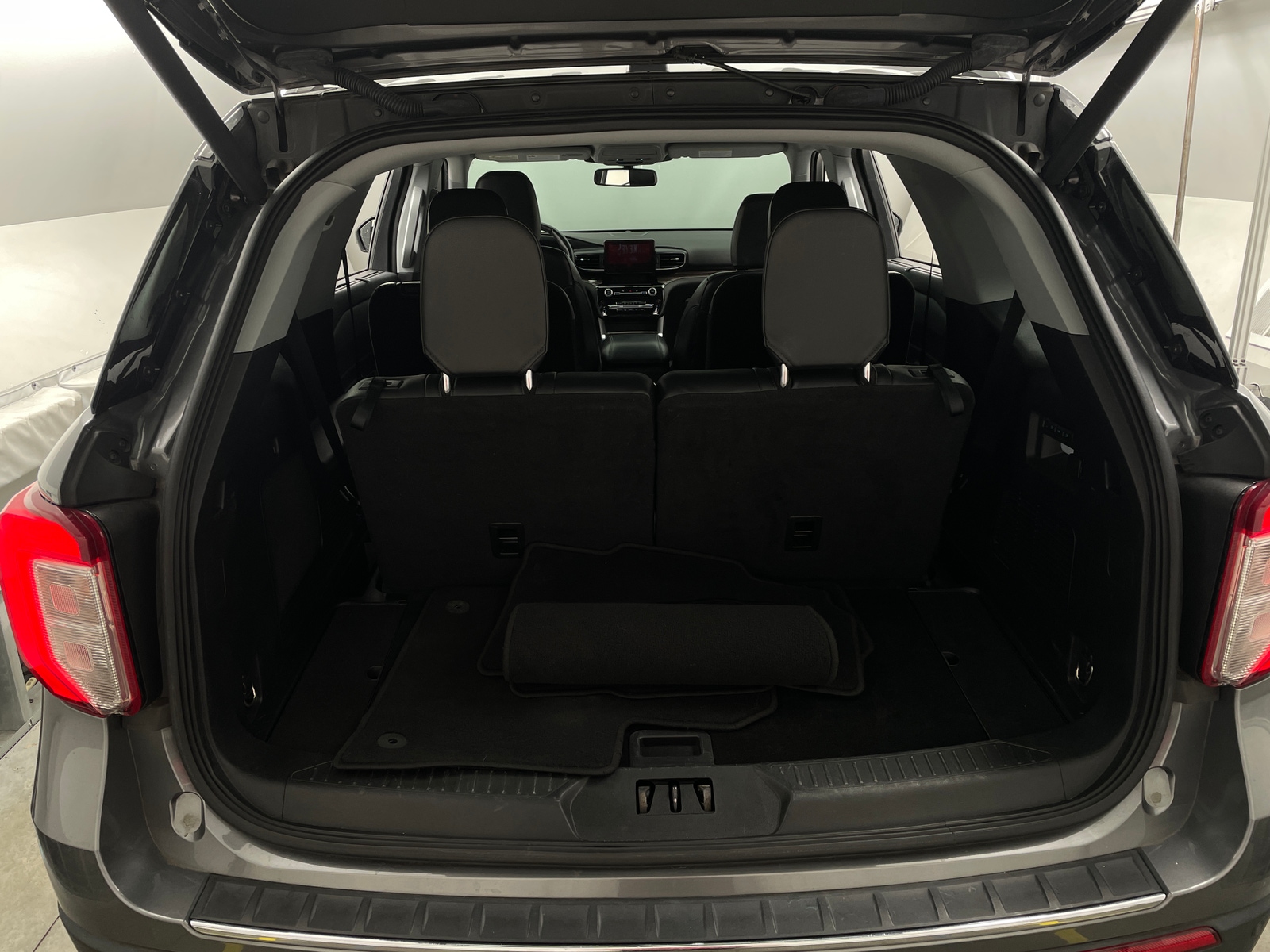 Thumbnail: 2022 Ford Explorer - 6