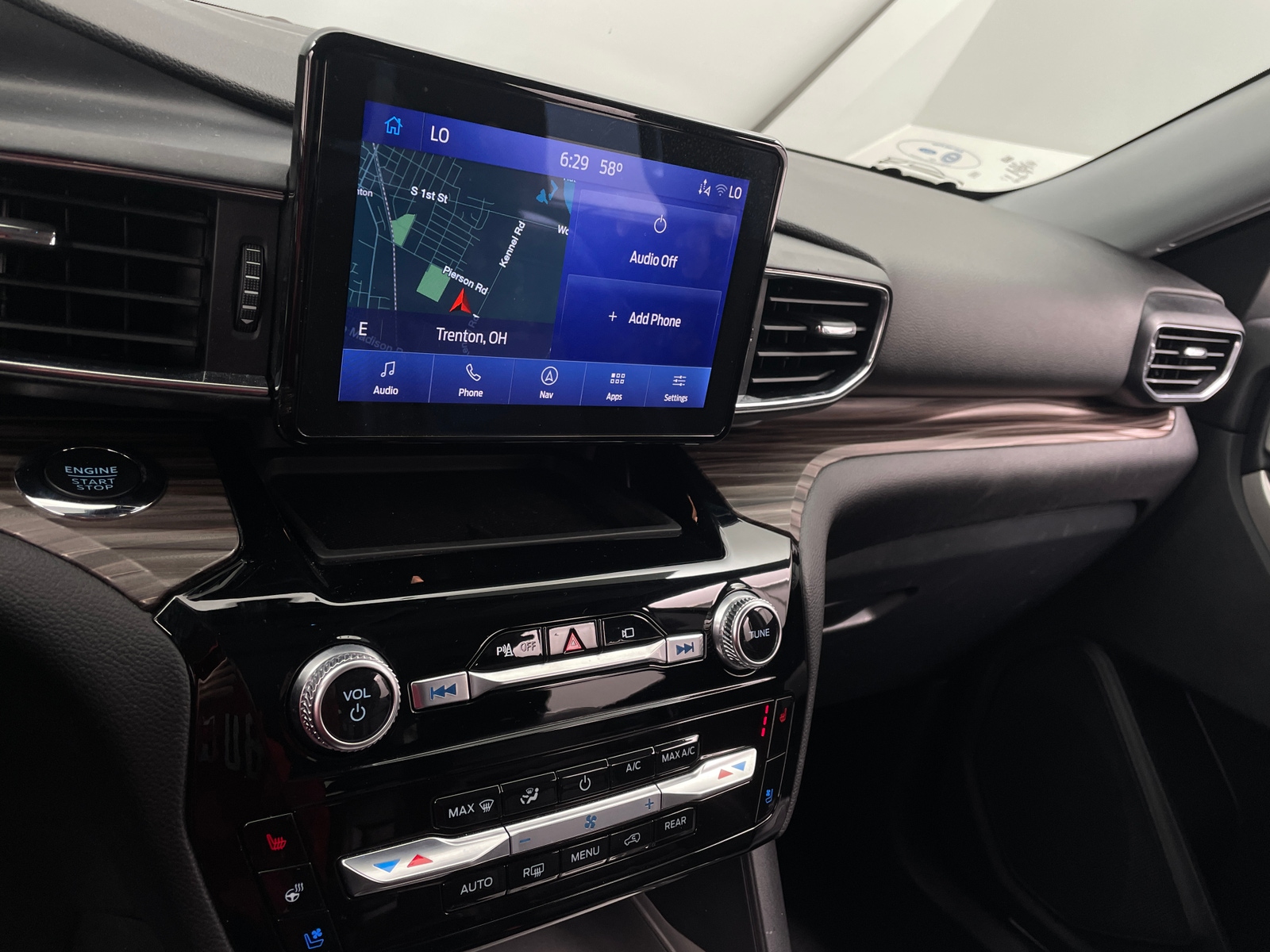 Thumbnail: 2022 Ford Explorer - 3