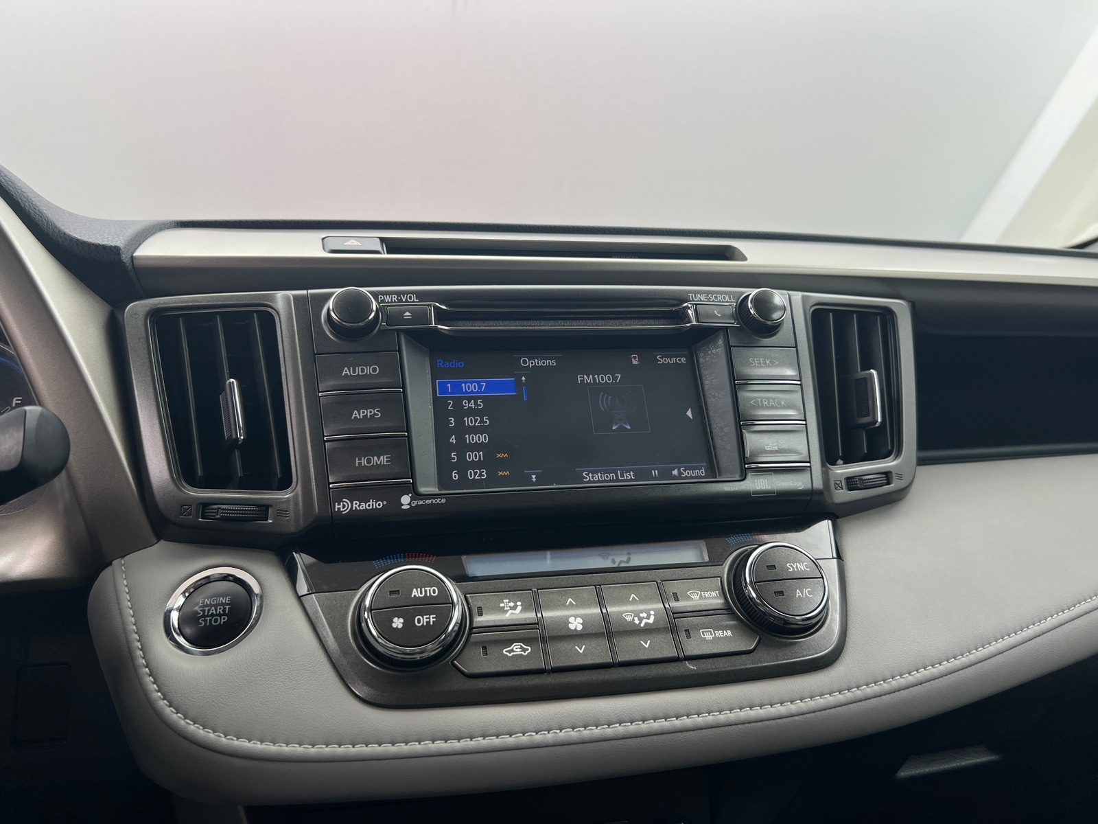 Thumbnail: 2015 Toyota RAV4 - 3