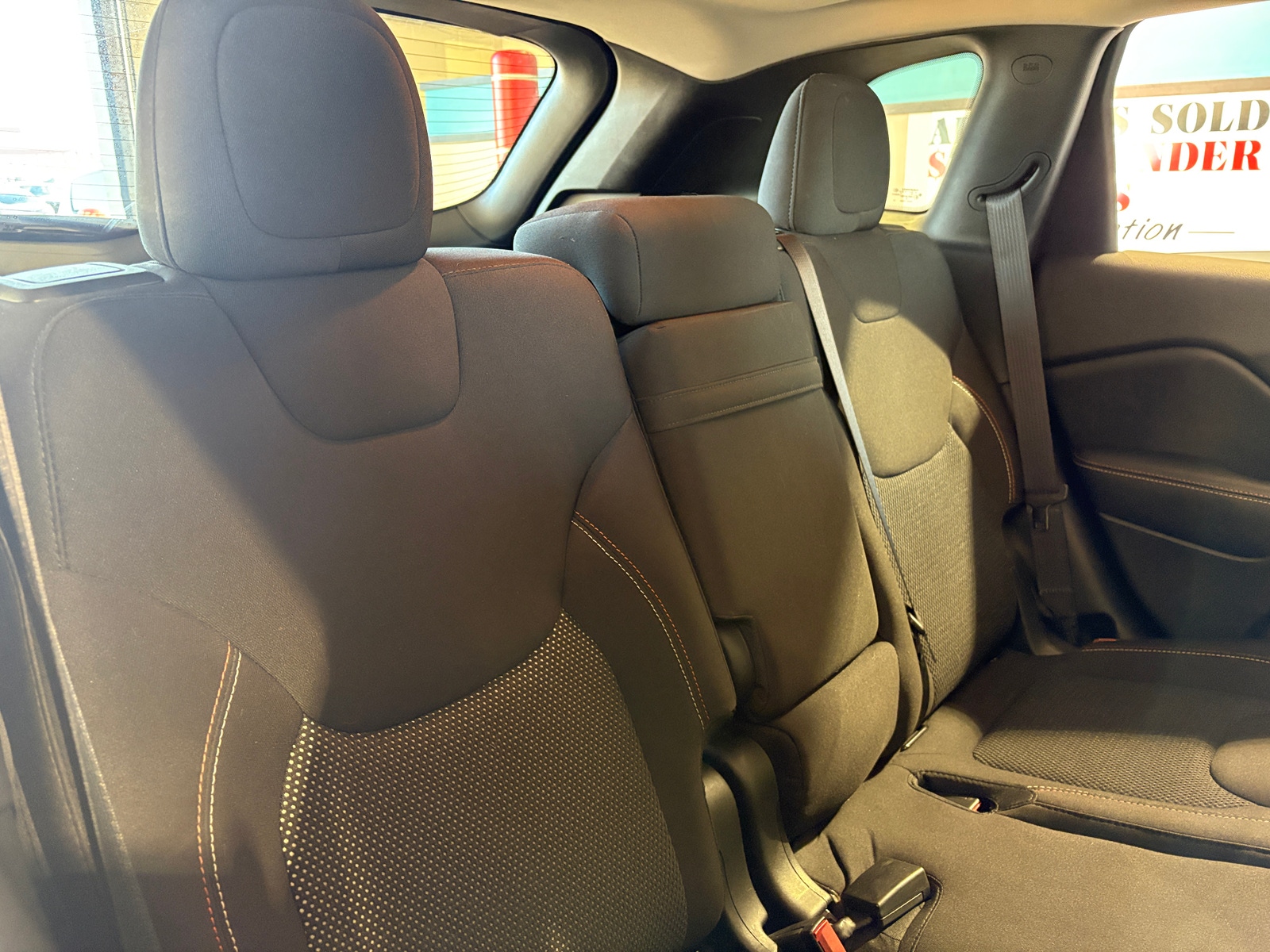 Thumbnail: 2017 Jeep Cherokee - 6