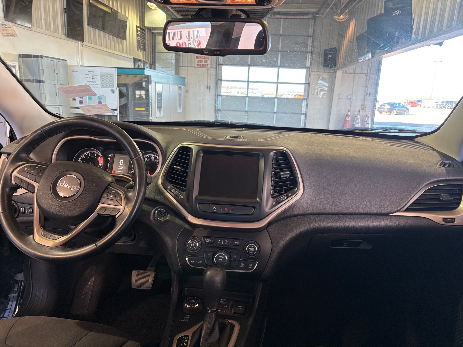 Thumbnail: 2017 Jeep Cherokee - 3