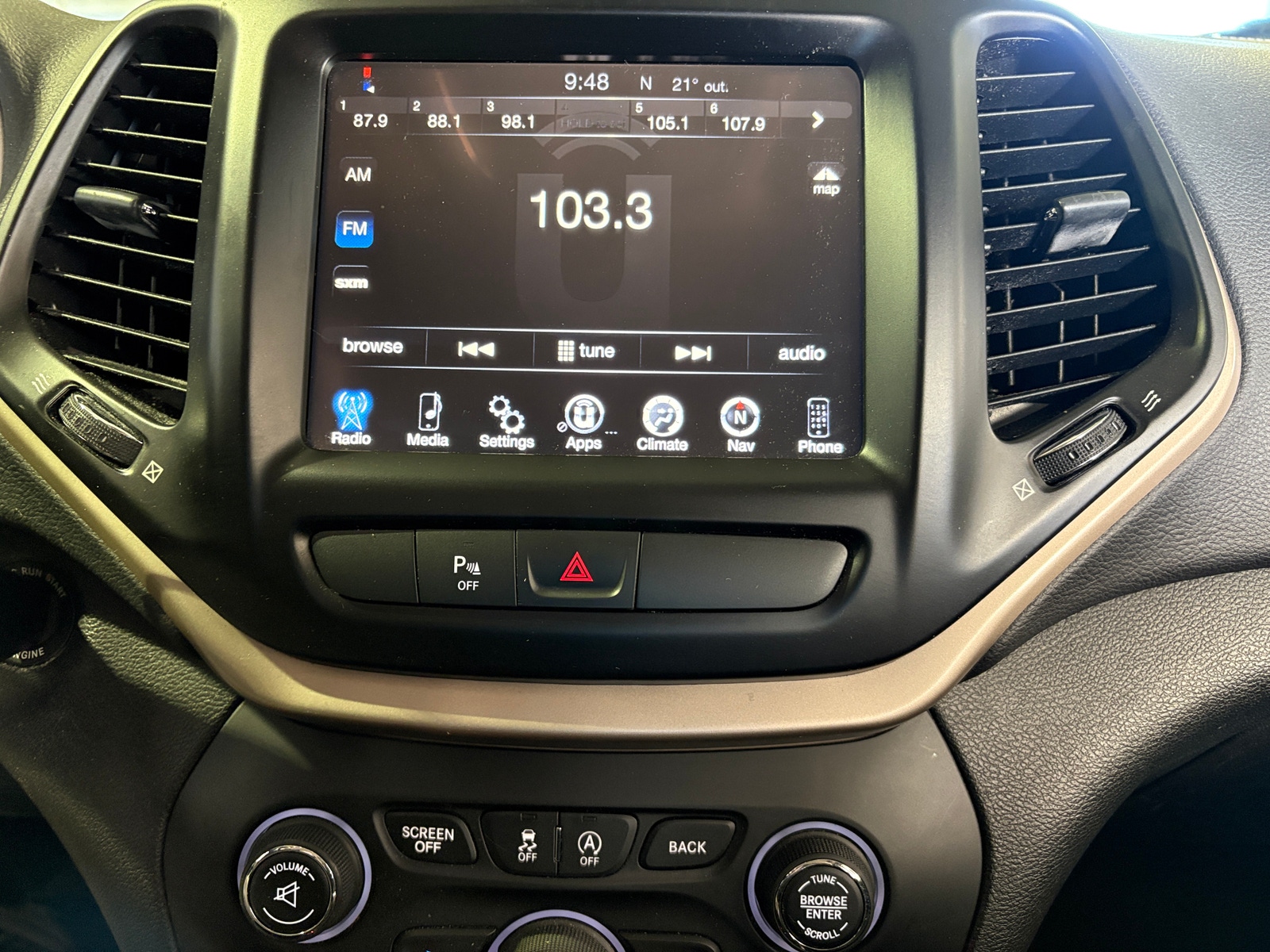 Thumbnail: 2017 Jeep Cherokee - 4